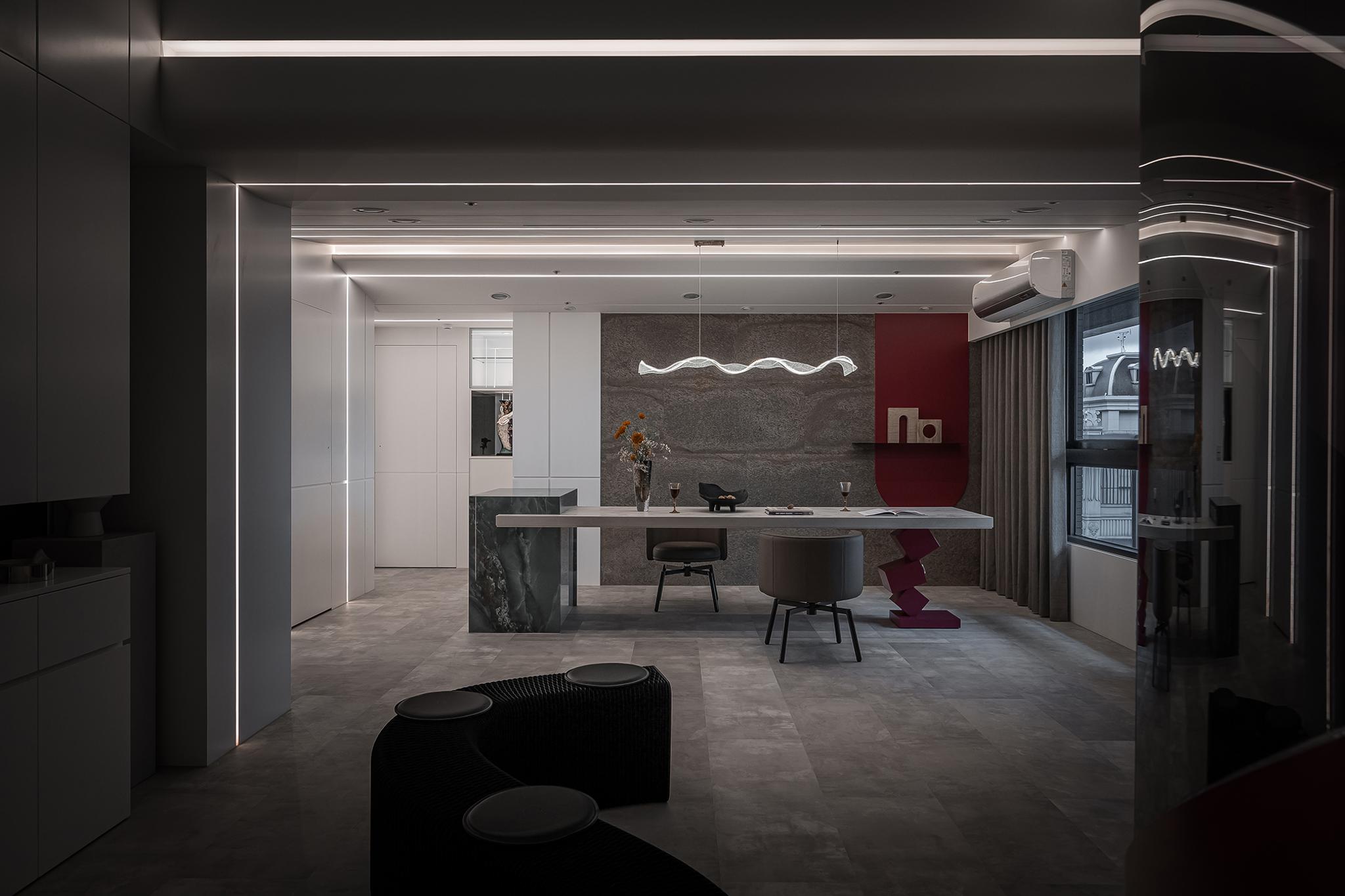 Art in Flowing Light