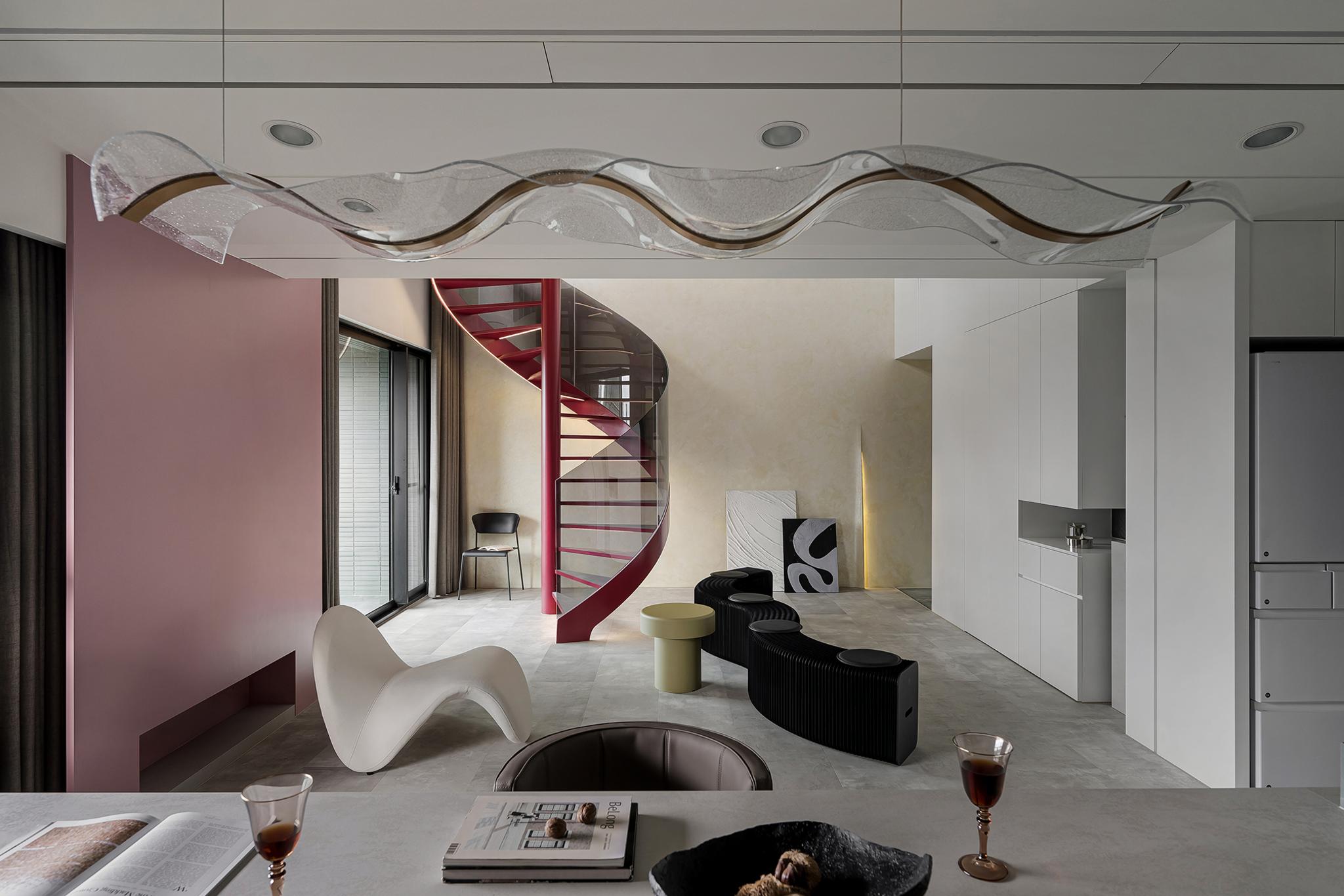 Art in Flowing Light