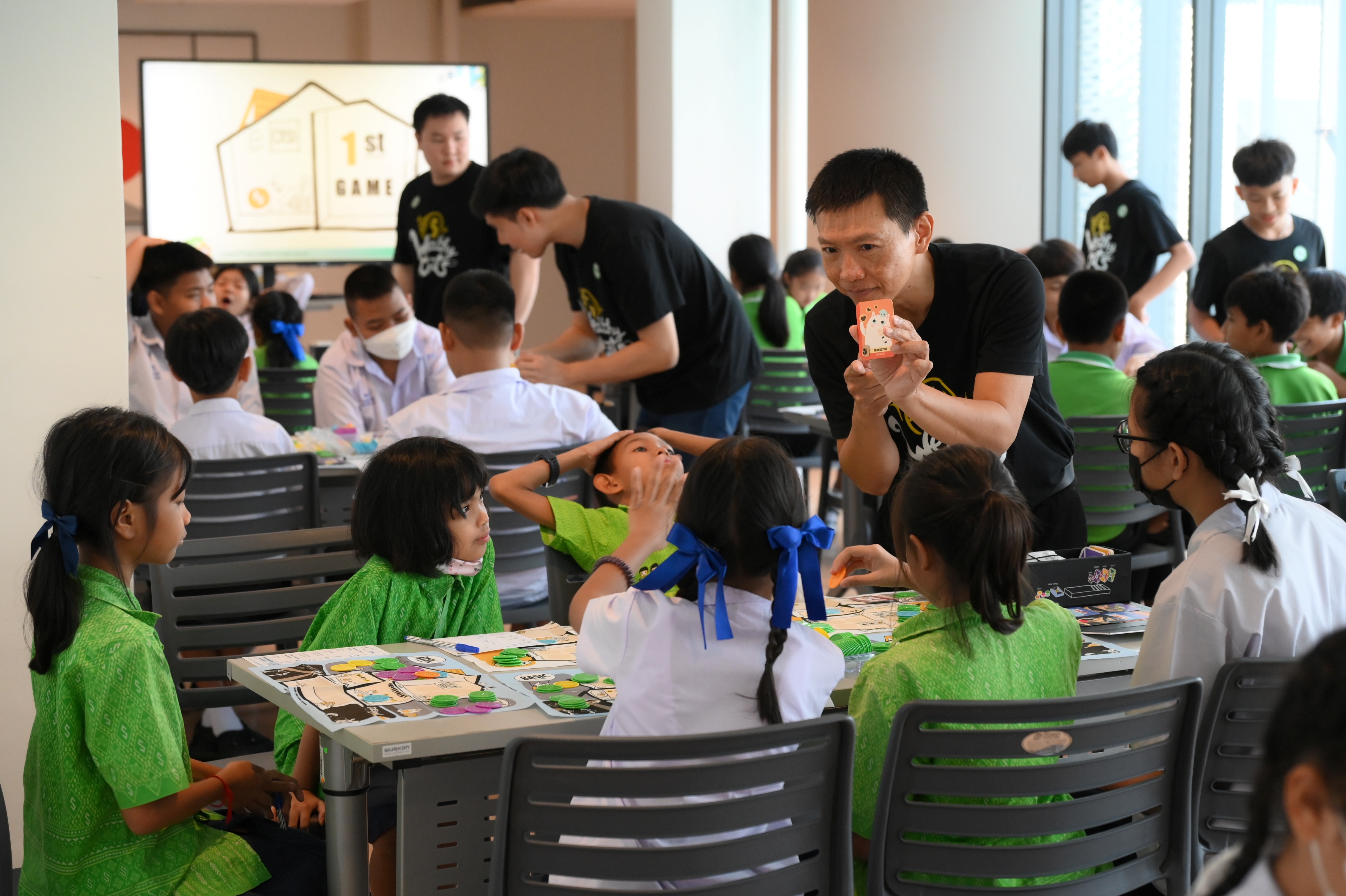 WealthyCats: Play to Build Financial Resilience