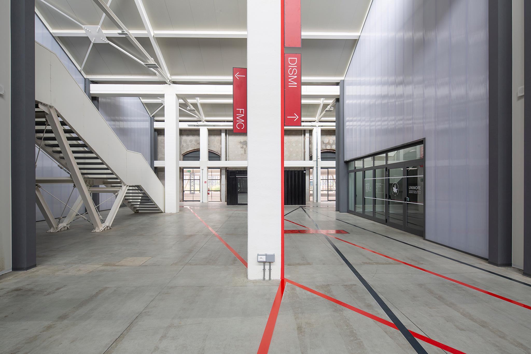 Wayfinding system University building UNIMORE #15c