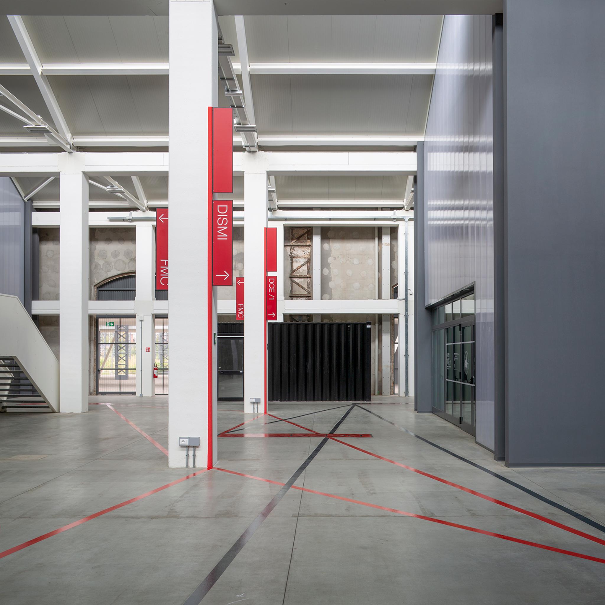 Wayfinding system University building UNIMORE #15c