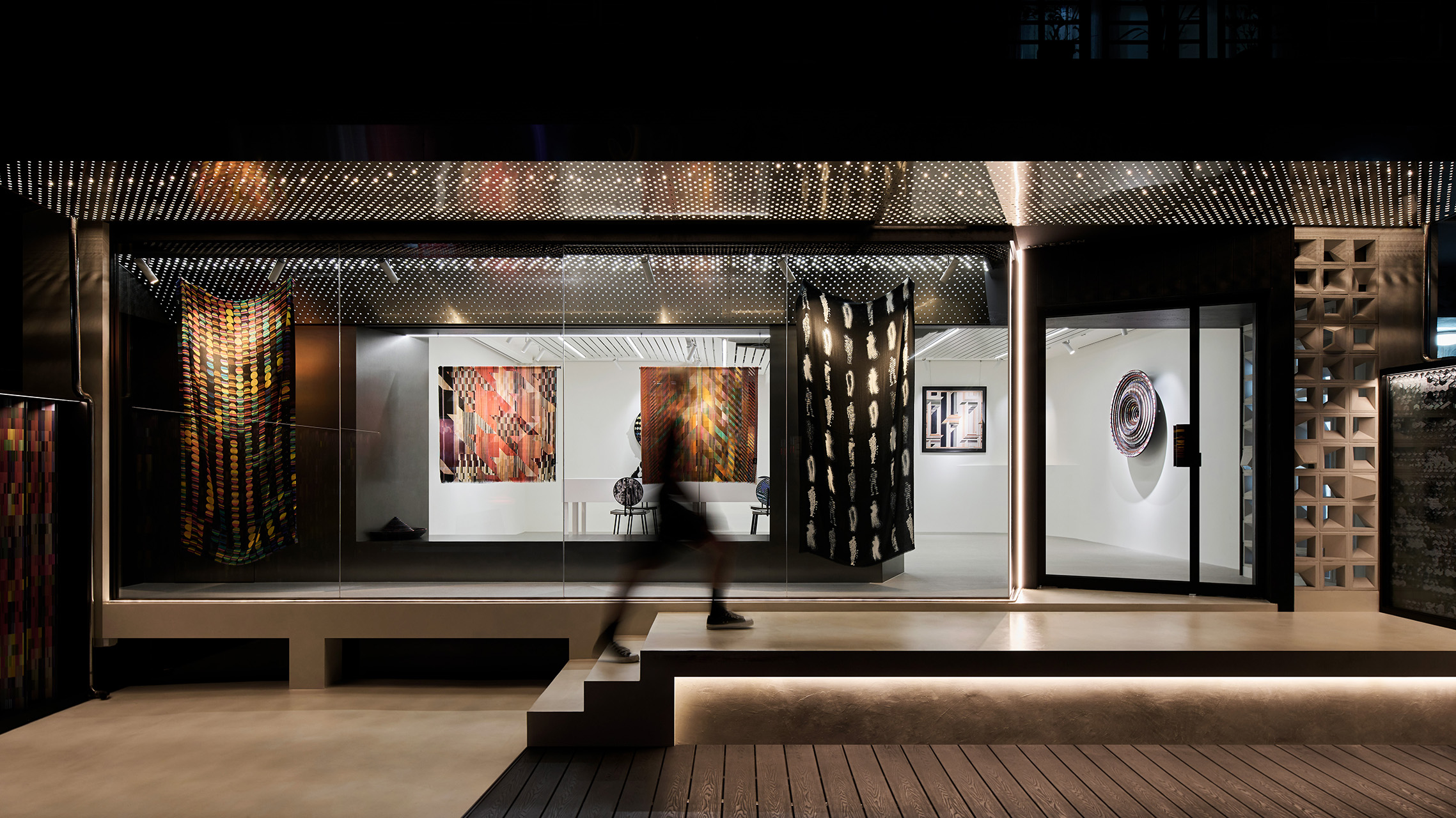 YEN TING CHO Studio and Gallery