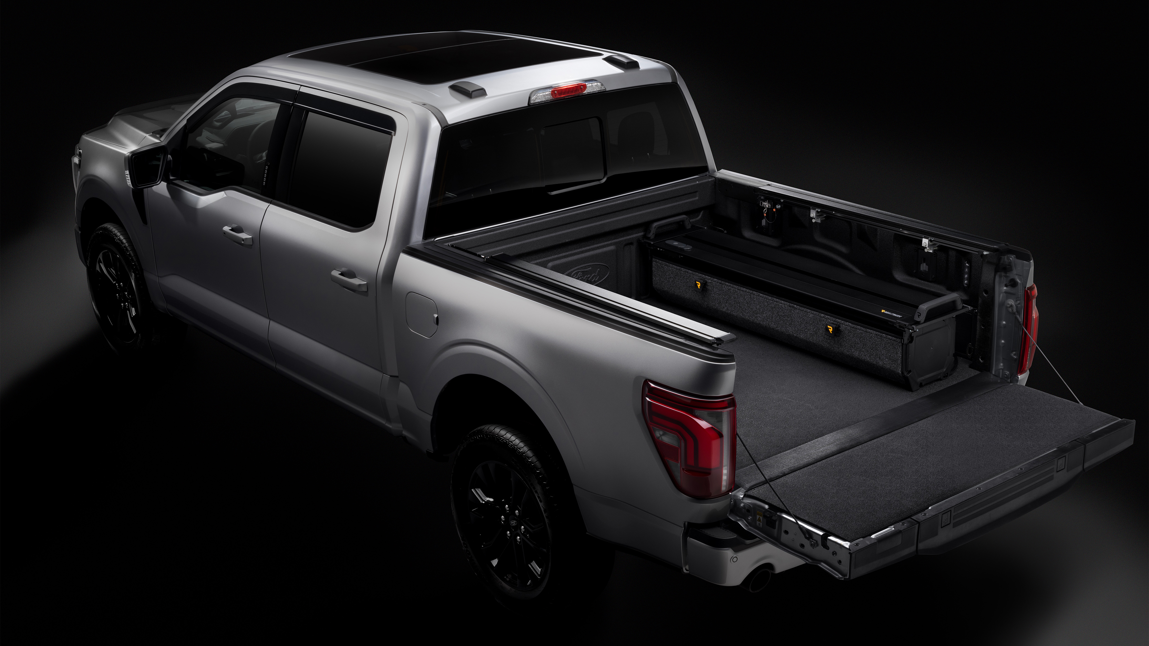 RealTruck Retractable, Removable Truck Bed Cover
