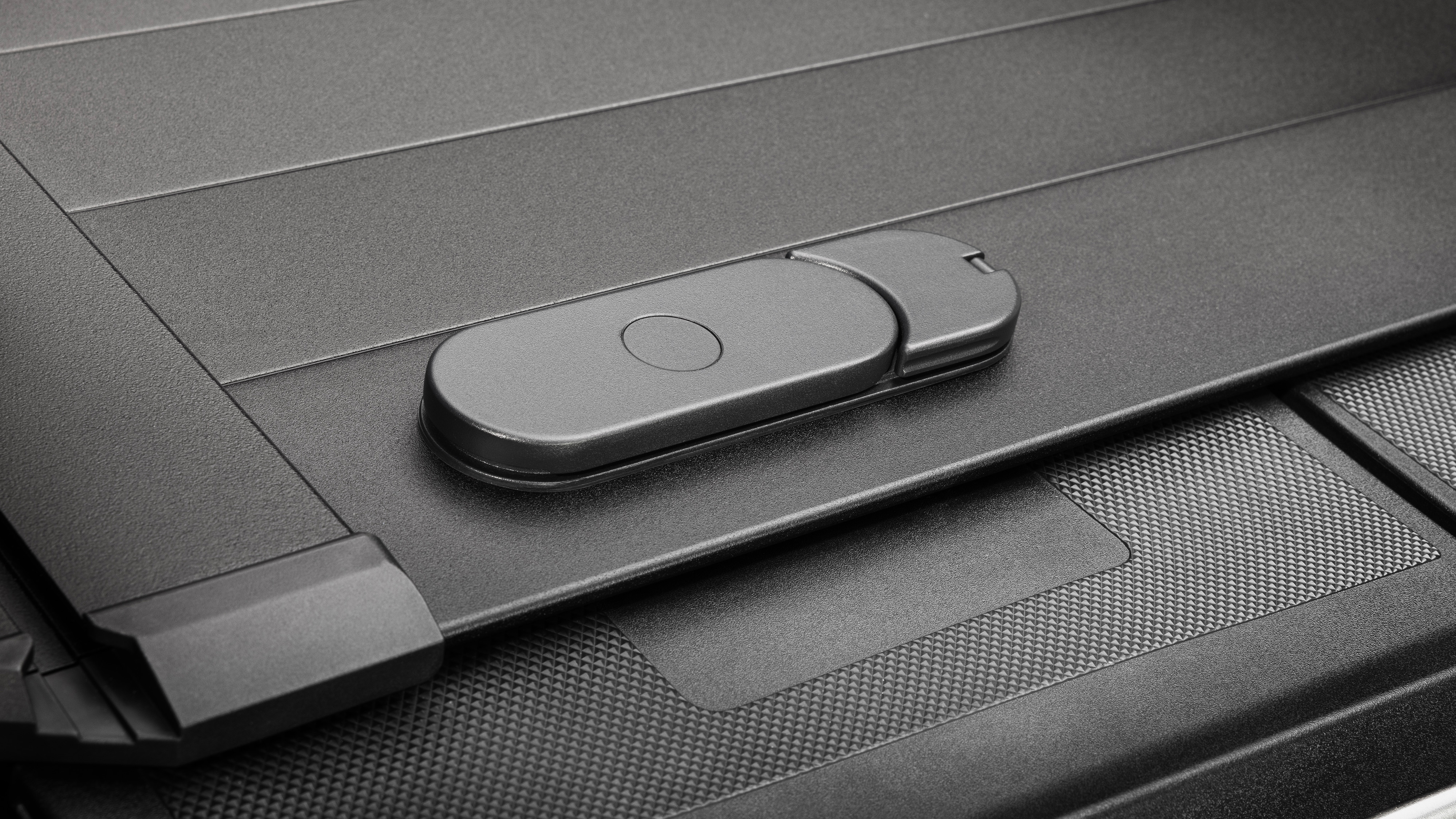 RealTruck Retractable, Removable Truck Bed Cover