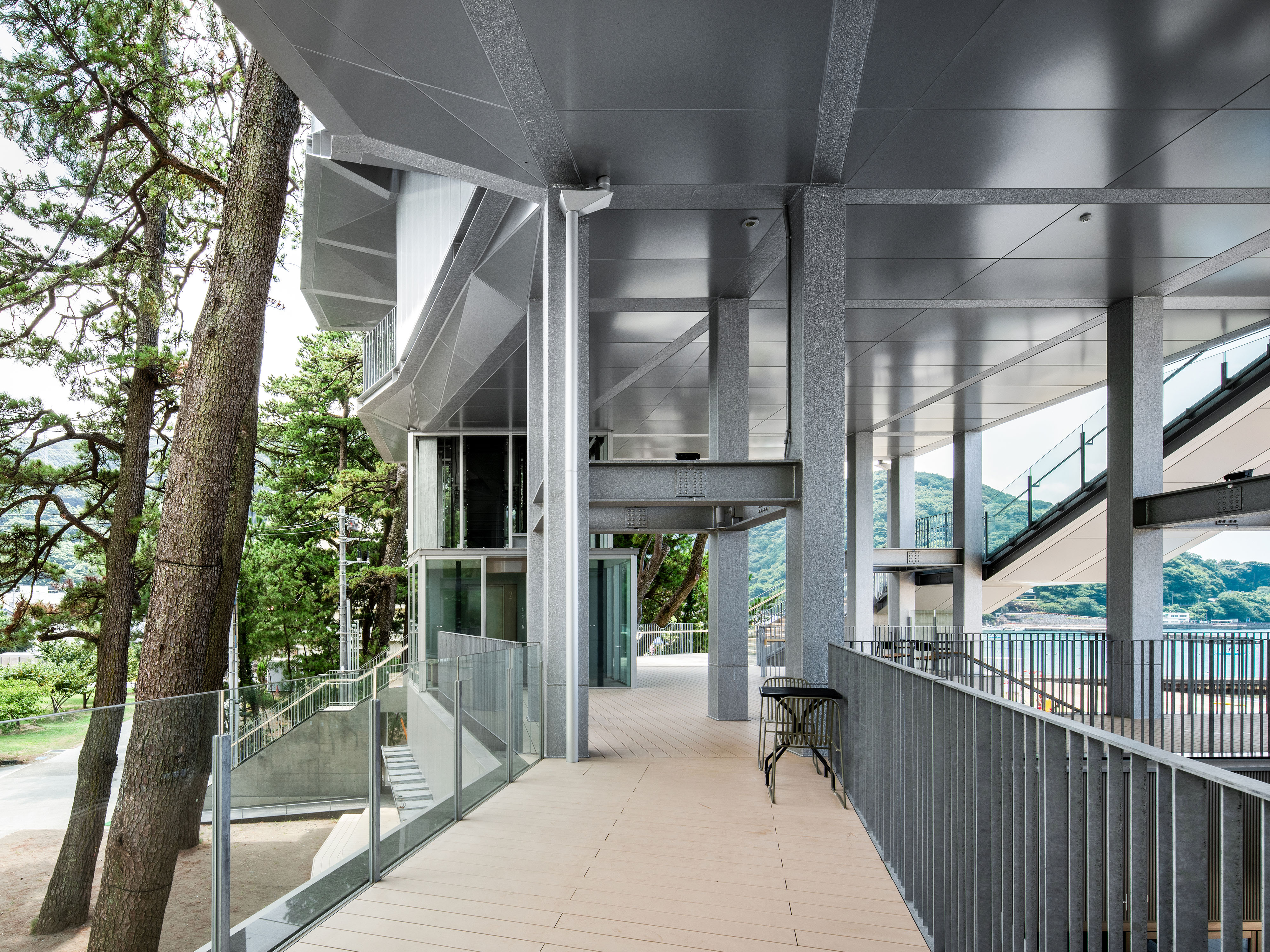 iF Design - Tsunami Evacuation Complex: Terrasse Orange Toi