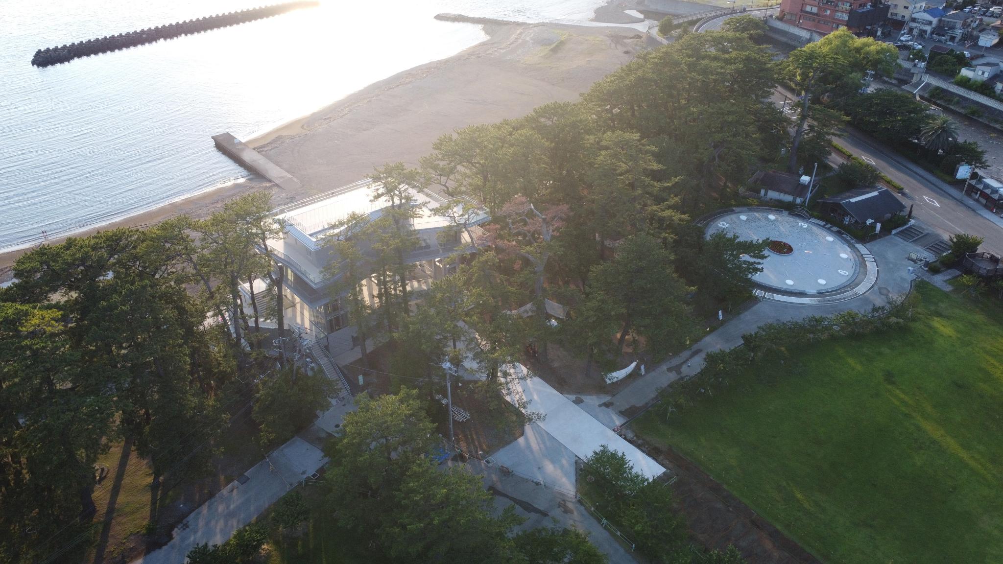 Tsunami Evacuation Complex: Terrasse Orange Toi