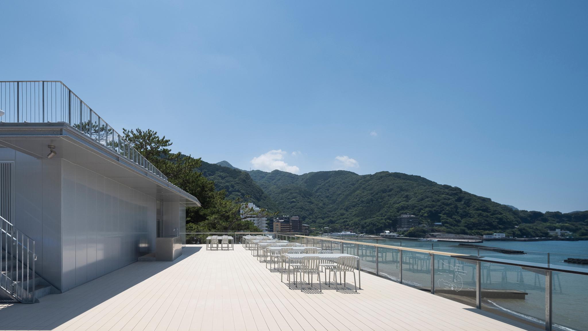 Tsunami Evacuation Complex: Terrasse Orange Toi