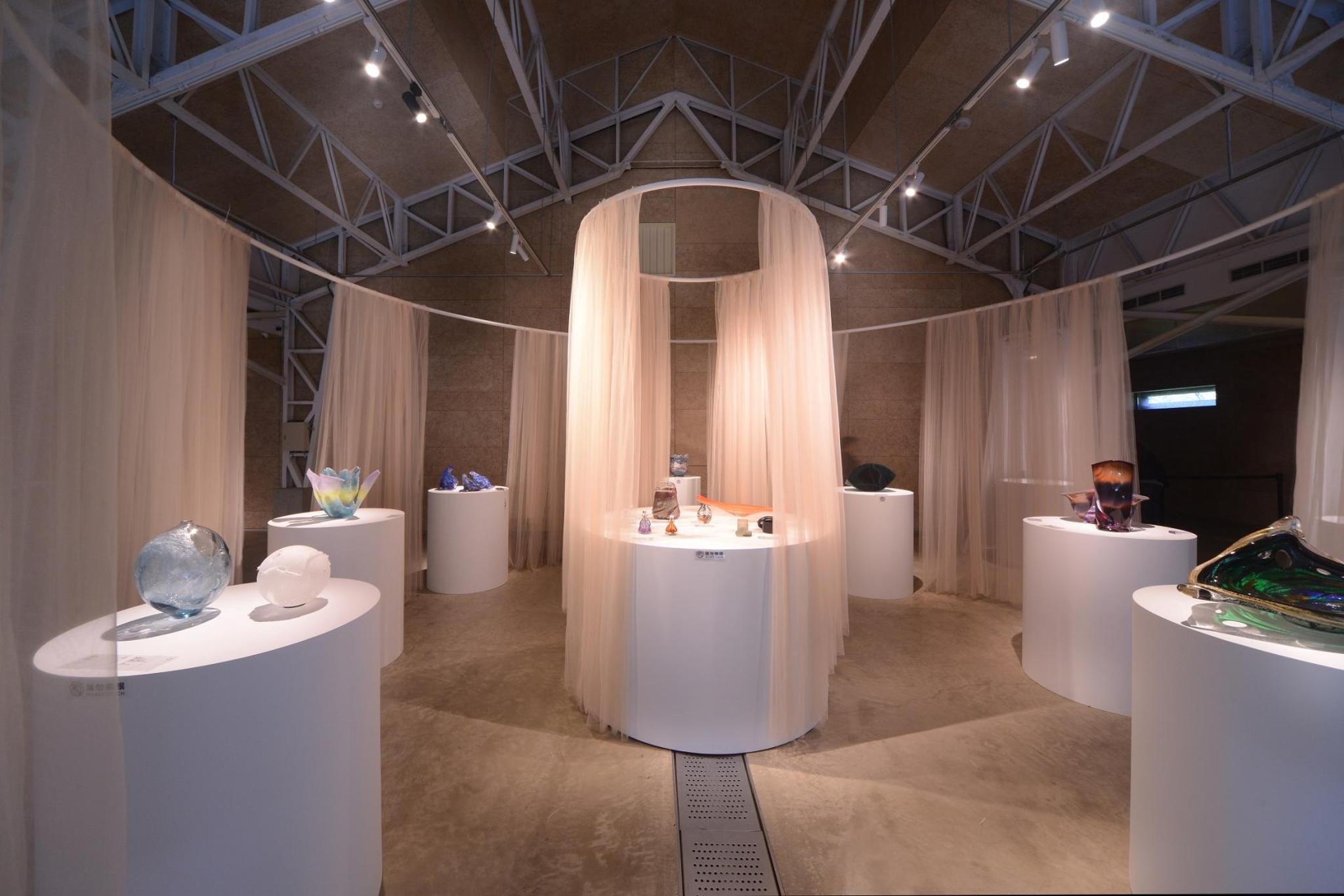 Splendid and Exquisite Like Crystal