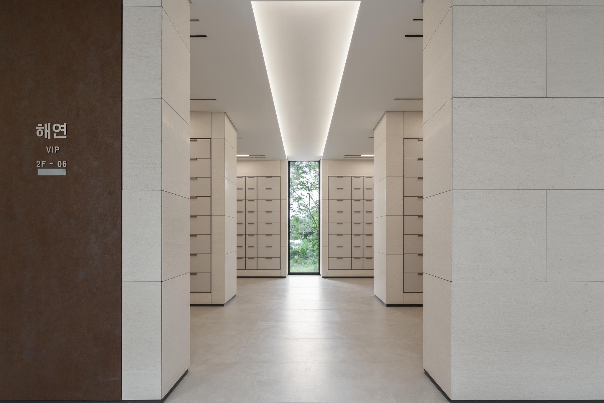 The Crest Columbarium