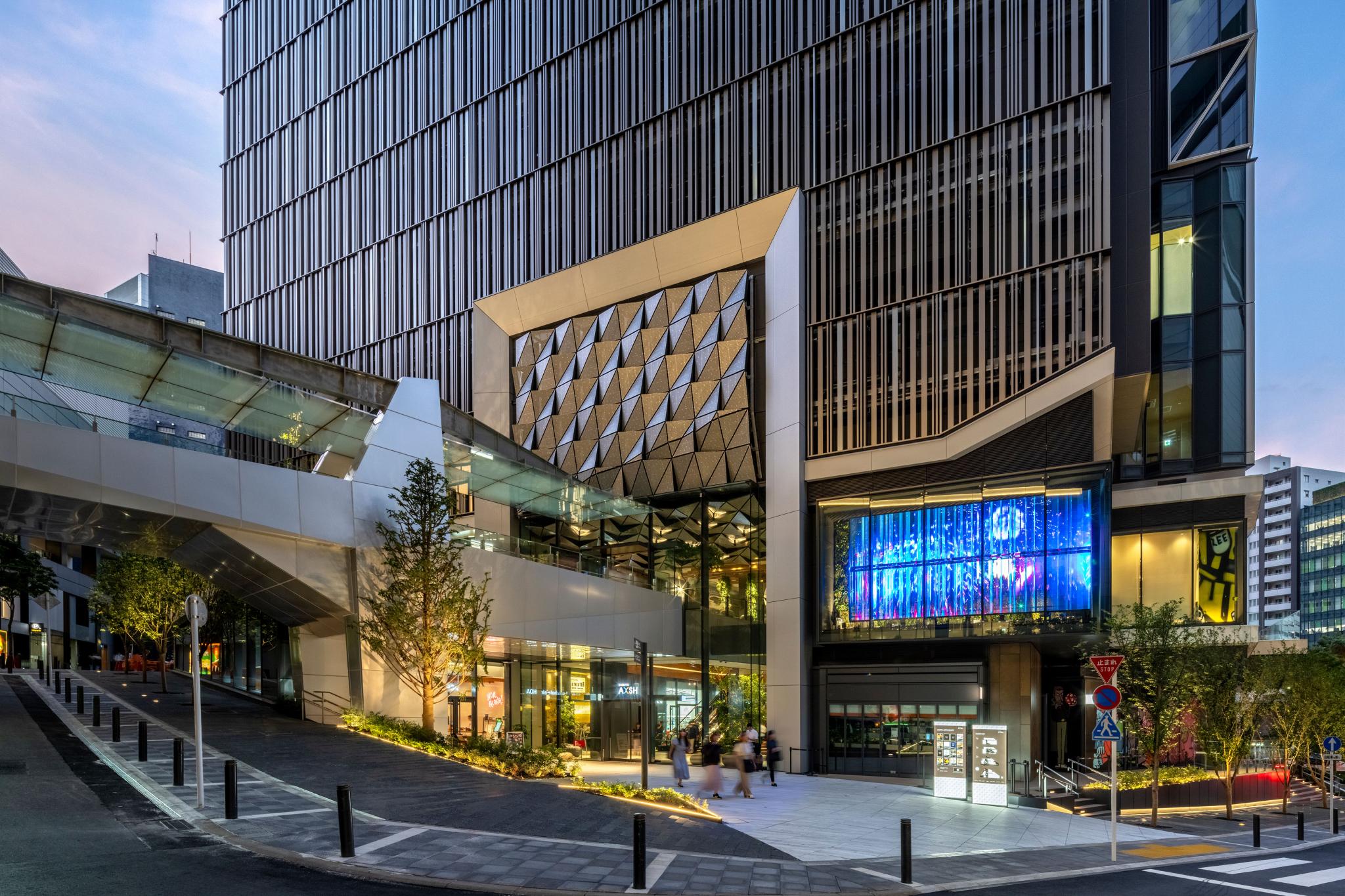 SHIBUYA AXSH