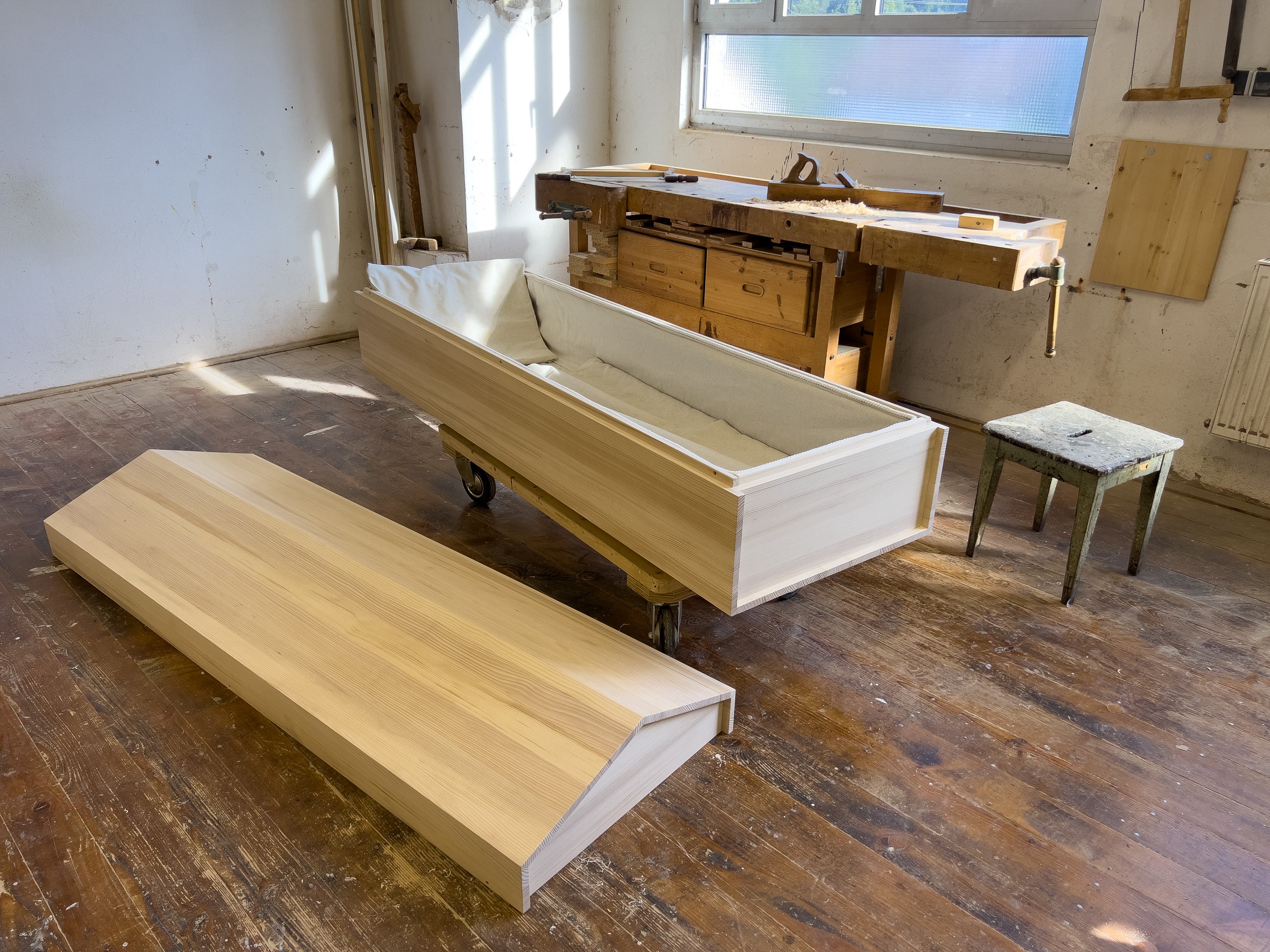 sustainable wooden coffins