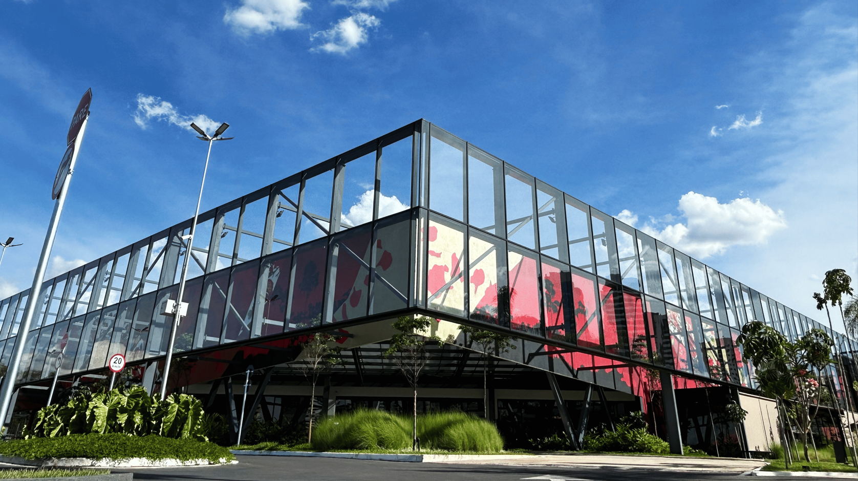 Central Hub of Flamboyant Urbanism