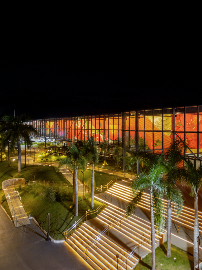 Central Hub of Flamboyant Urbanism