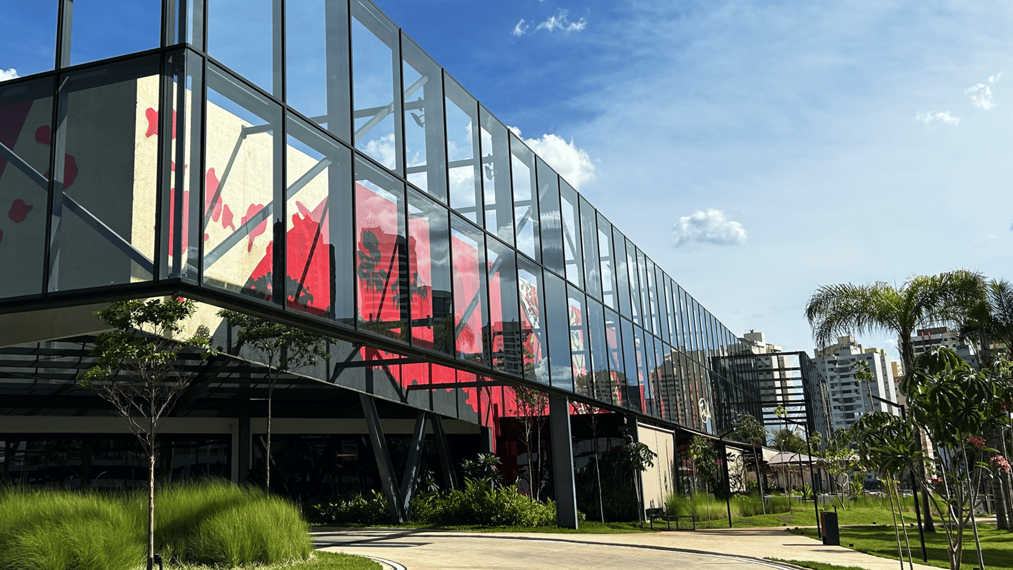 Central Hub of Flamboyant Urbanism