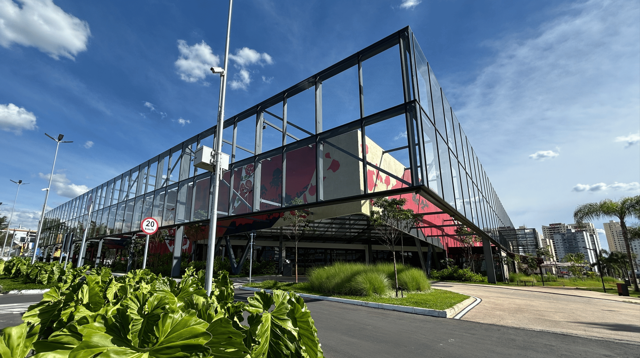 Central Hub of Flamboyant Urbanism