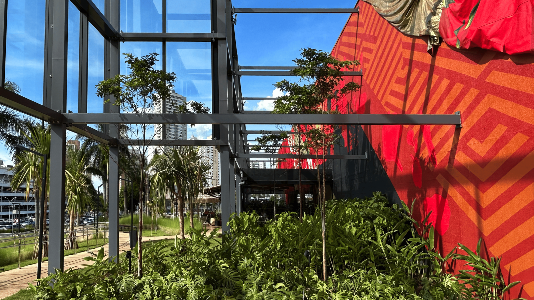 Central Hub of Flamboyant Urbanism