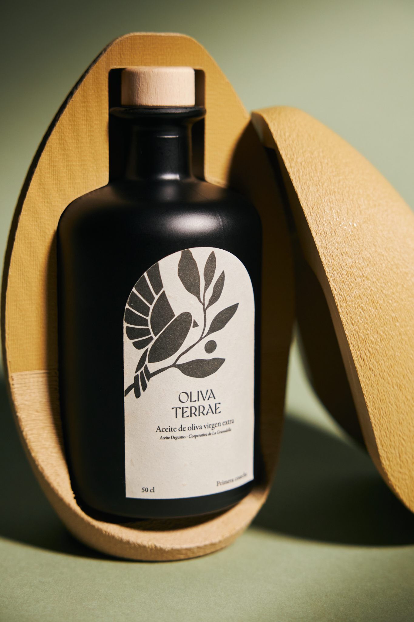 From paper and olive waste to circular packaging