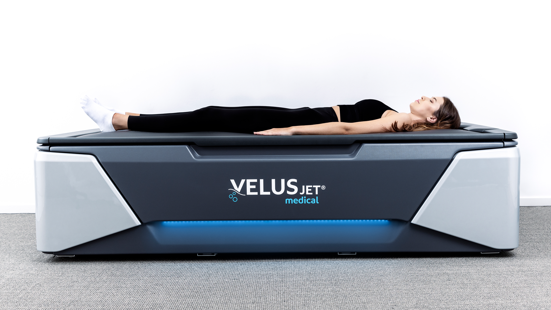 VELUSJET over water massage table