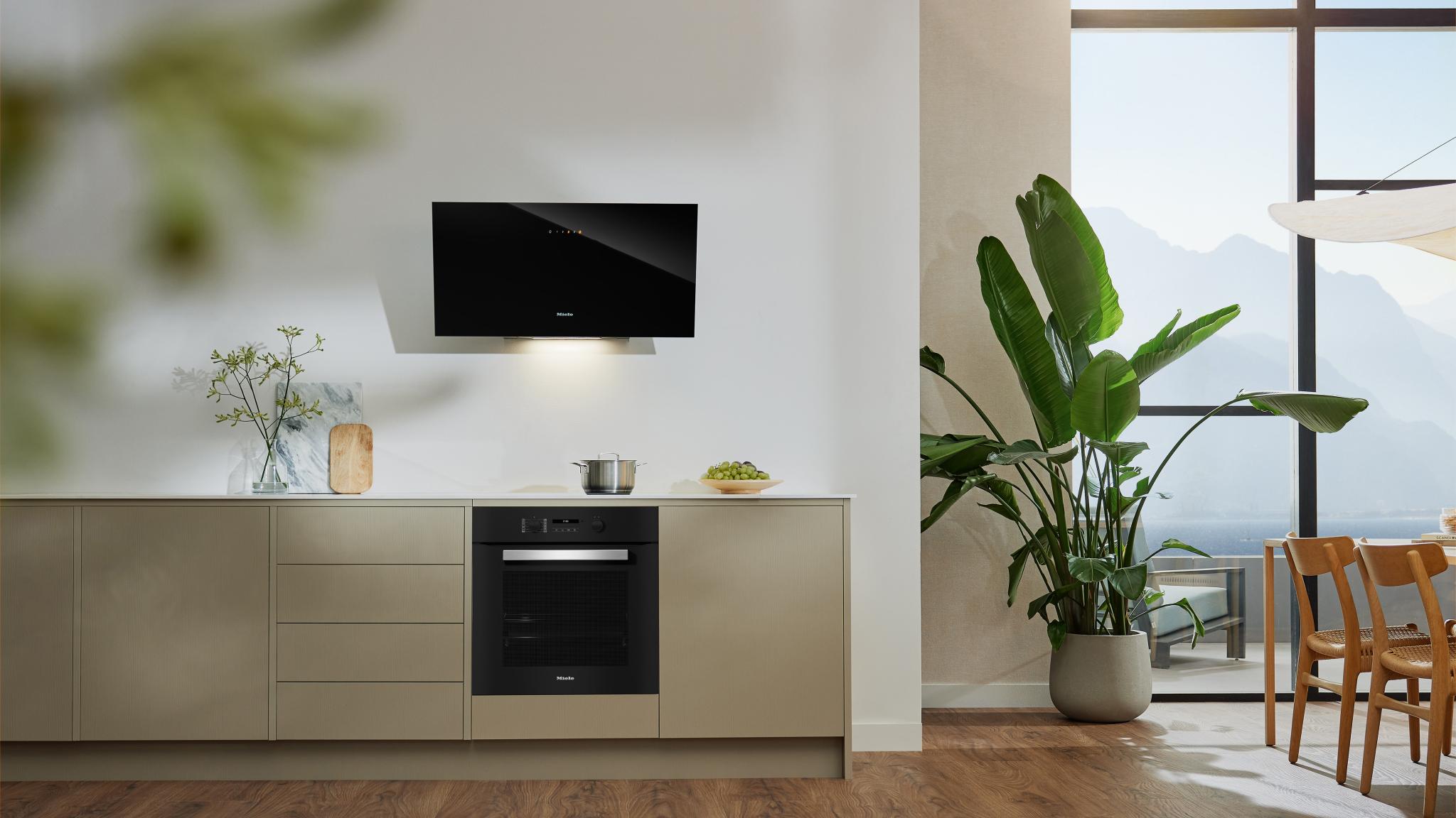 Escala Head-Free Hood Series