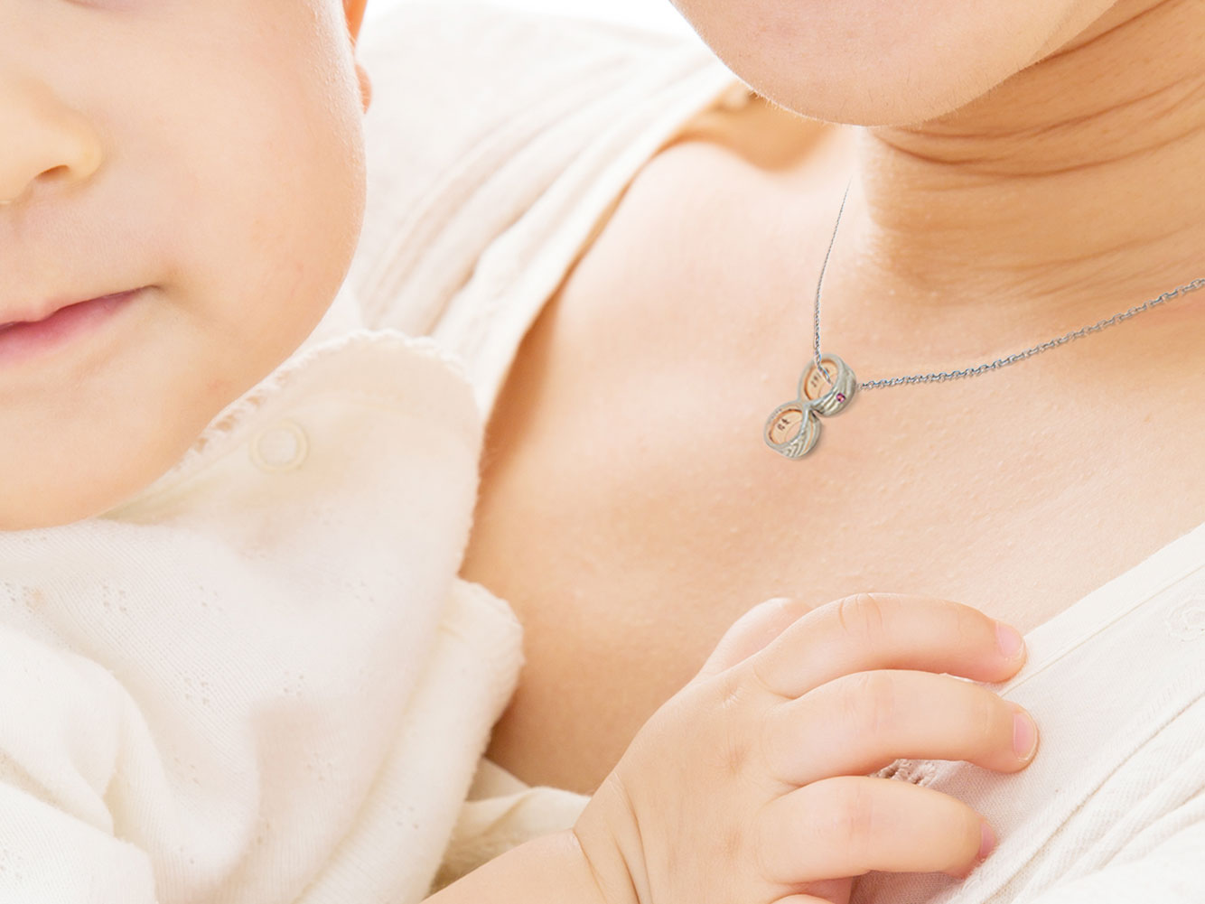 mom and baby necklace