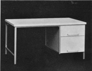 Schreibmaschinen-Funktionsarbeitstisch