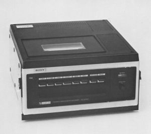 SONY Farb-Video-Kassettenrecorder VO-3800 P / DXC-1600 P