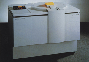 PW 2400 sequential x-ray spectrometer