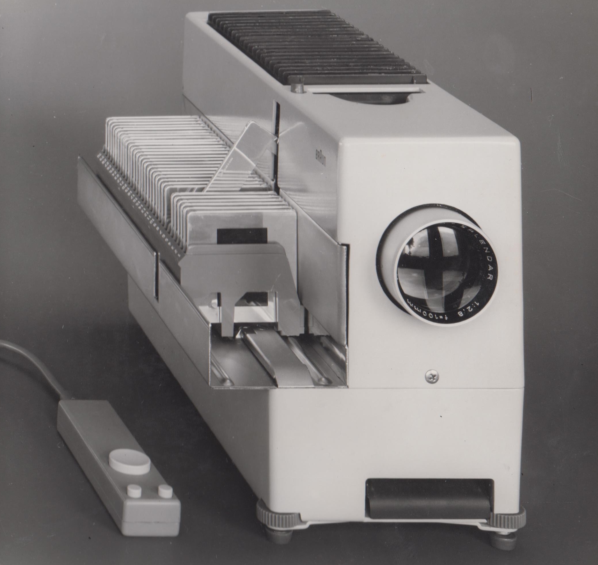 Braun autom. Projektor