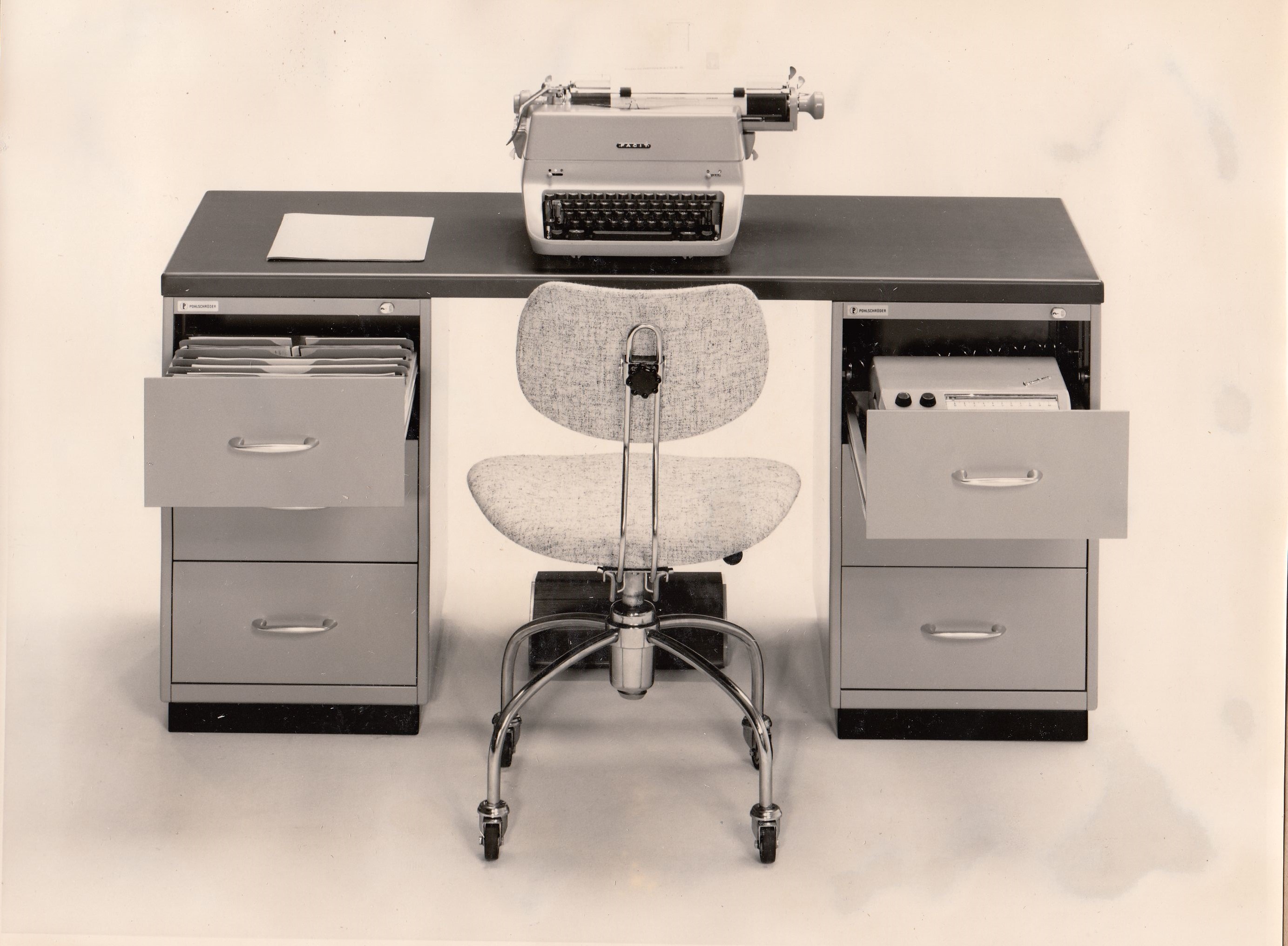 Schreibmaschinentisch 3816
