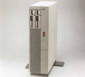 Personal-Computer PC8 mit "Floor Stand" Feature