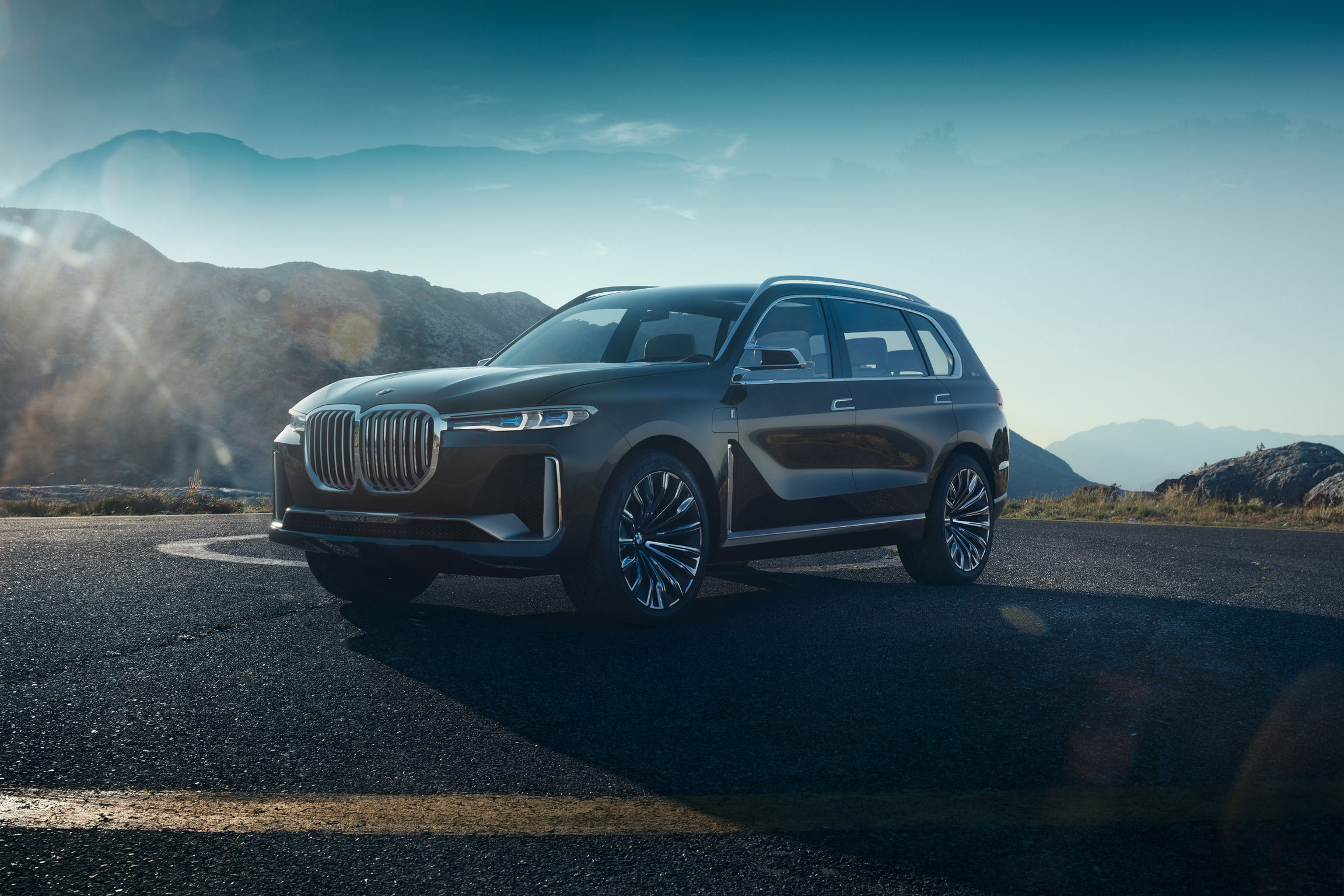 BMWConcept X7iPerformance
