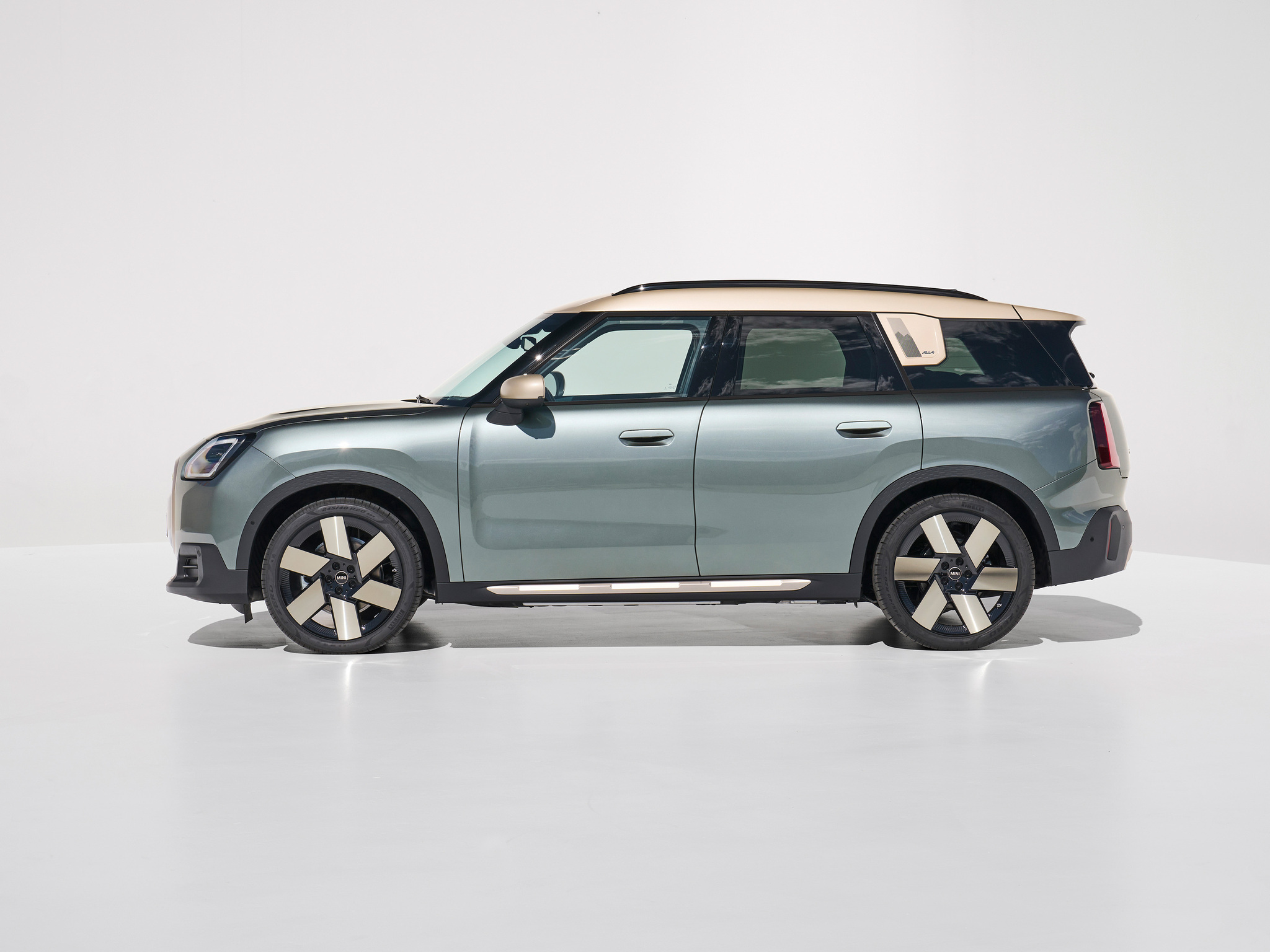 All-electric MINI Countryman