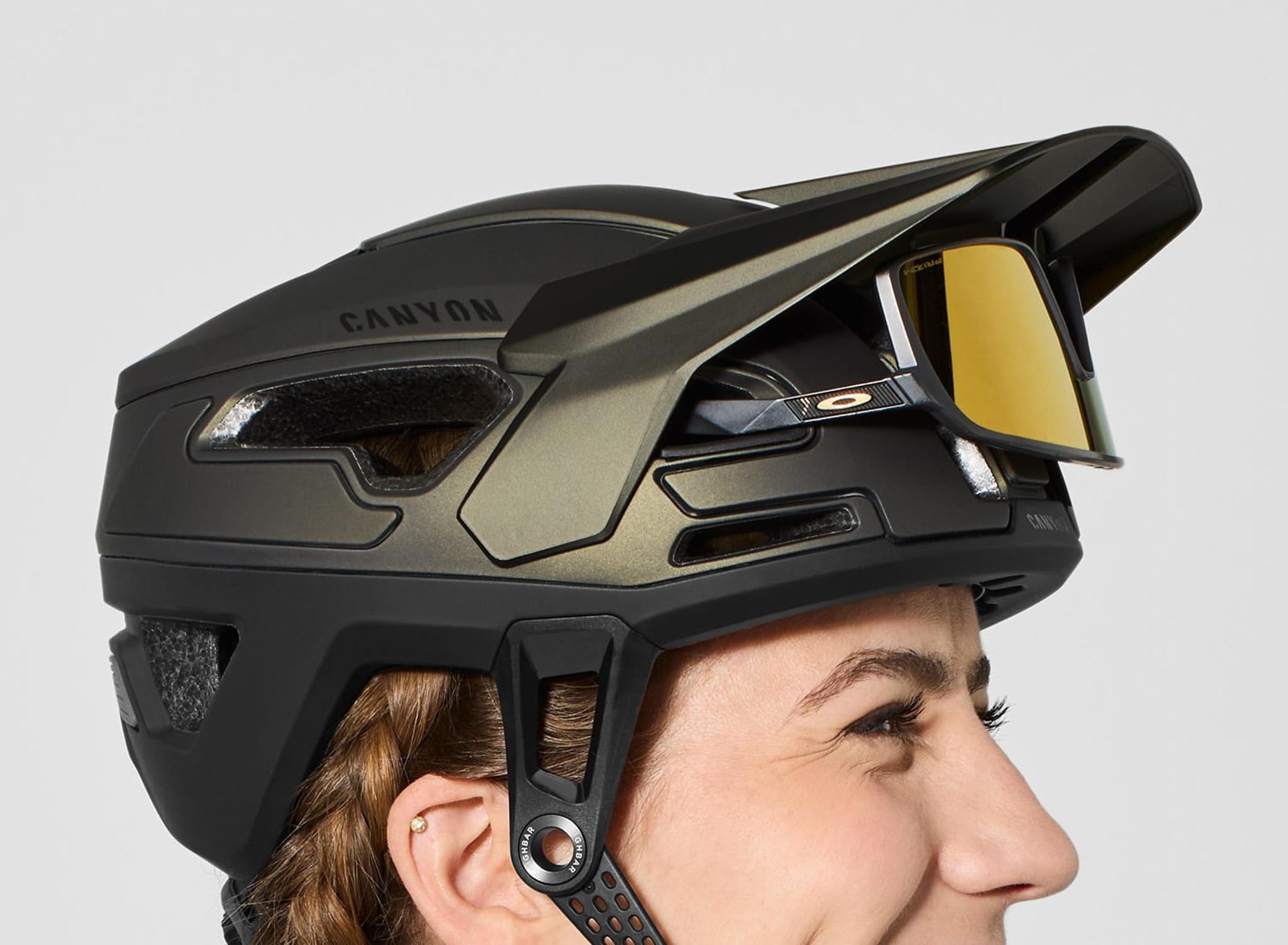 Deflector Trail Helmet
