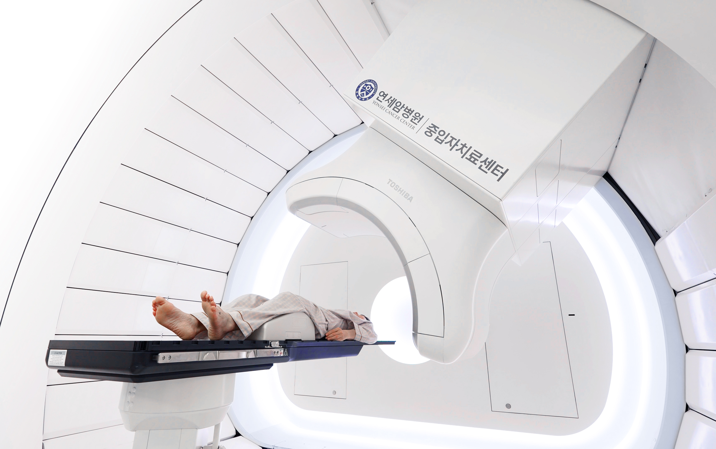 Heavy Ion Therapy System CI-1000