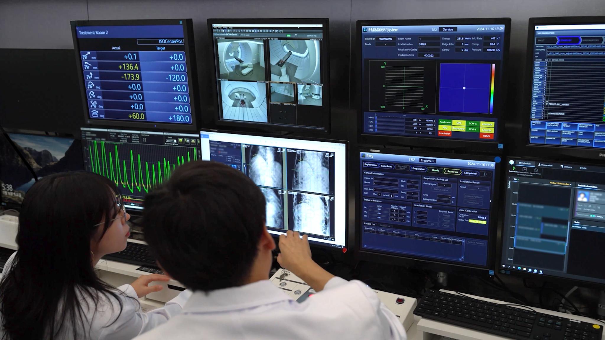 Heavy Ion Therapy System CI-1000