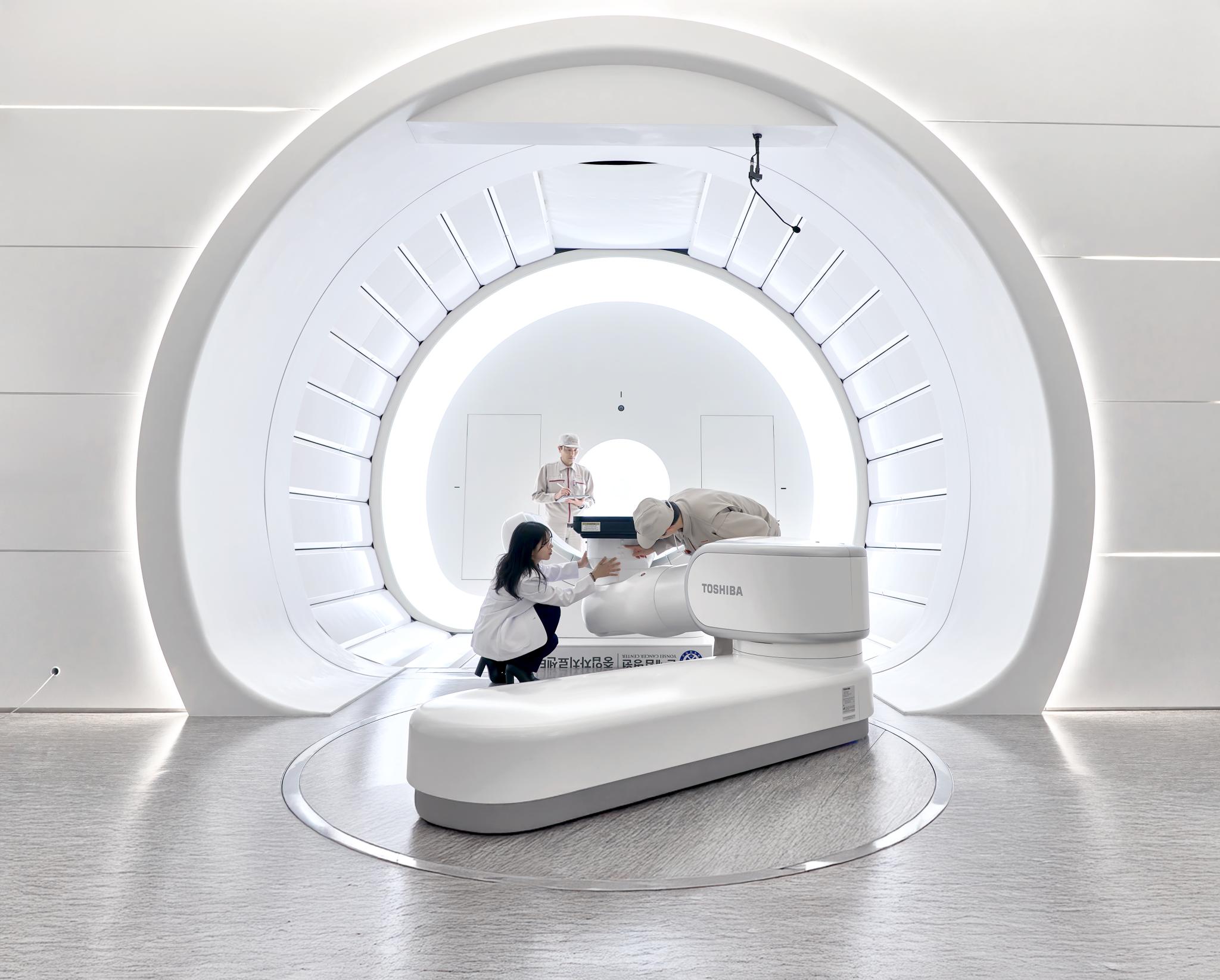 Heavy Ion Therapy System CI-1000