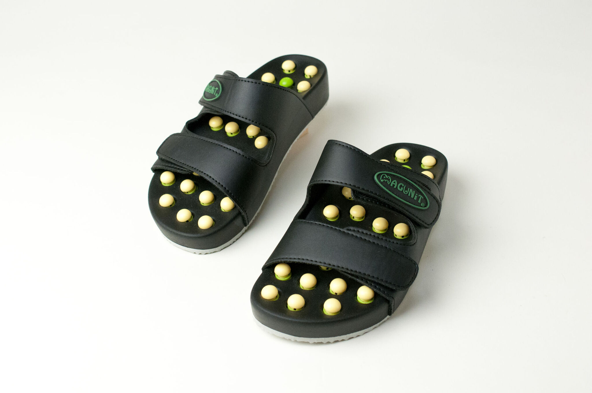 MAGUNiT Footwear