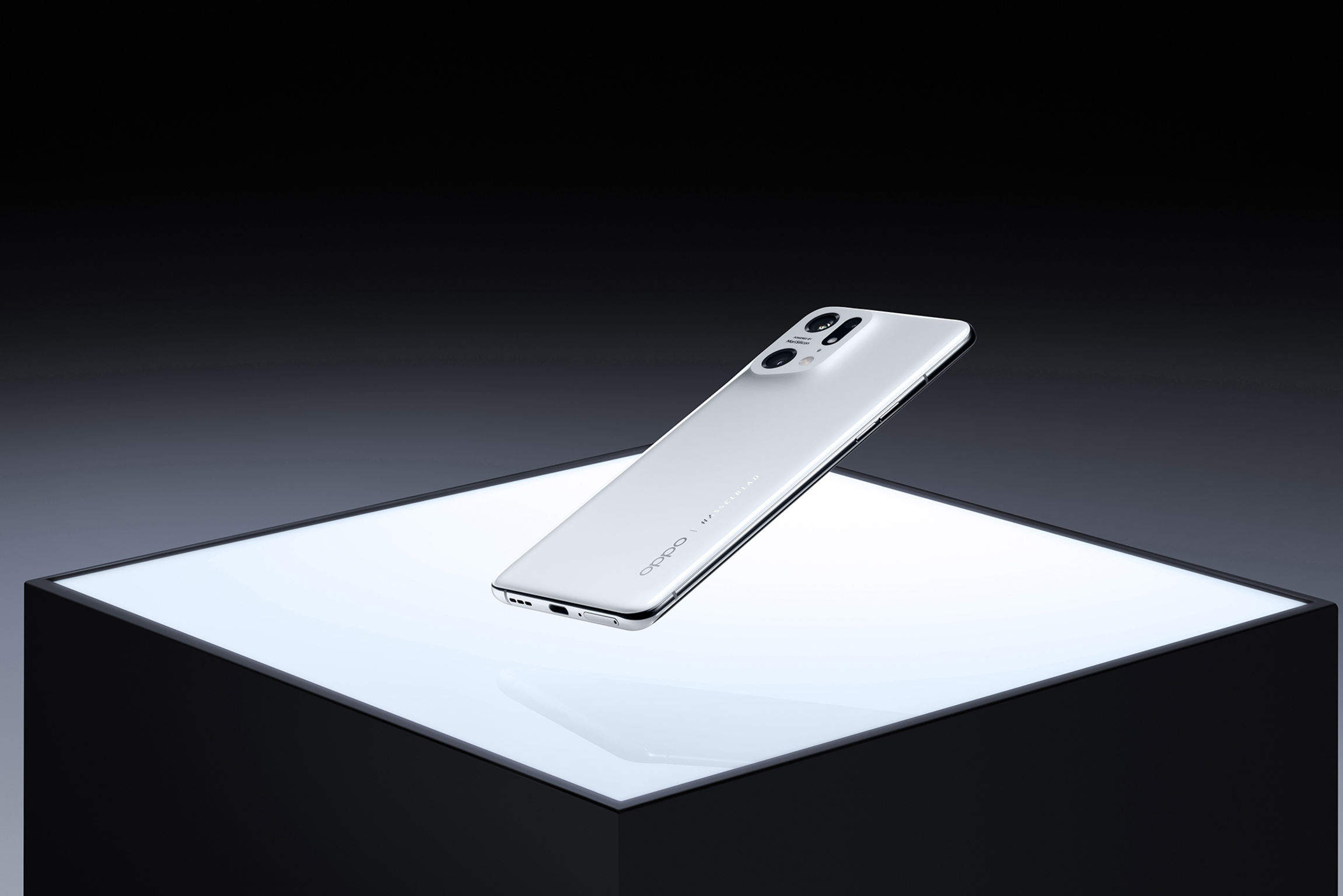 OPPO Find X5 Series phone shapes curved ceramic design in space age style
