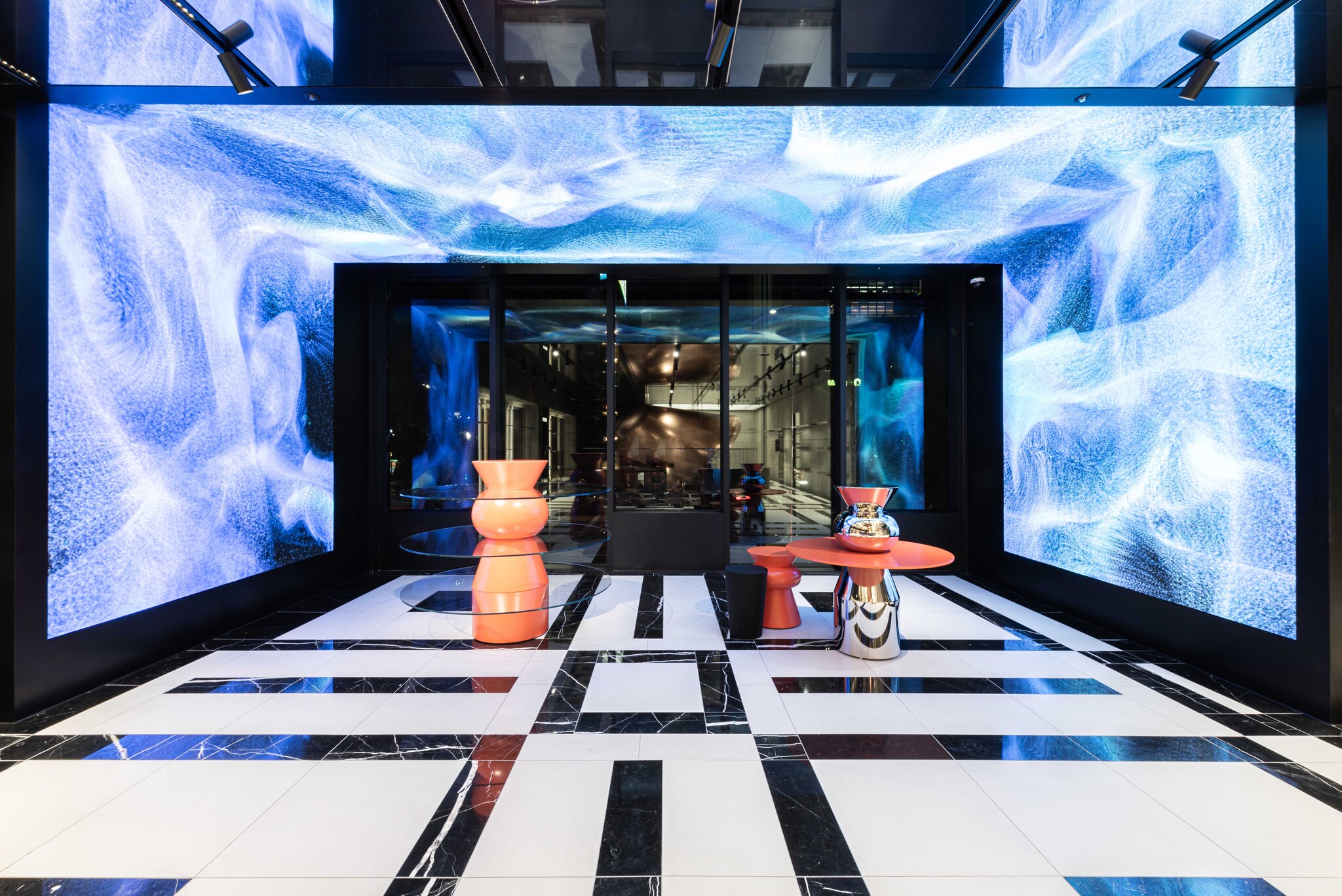 FLAGSHIP STORE