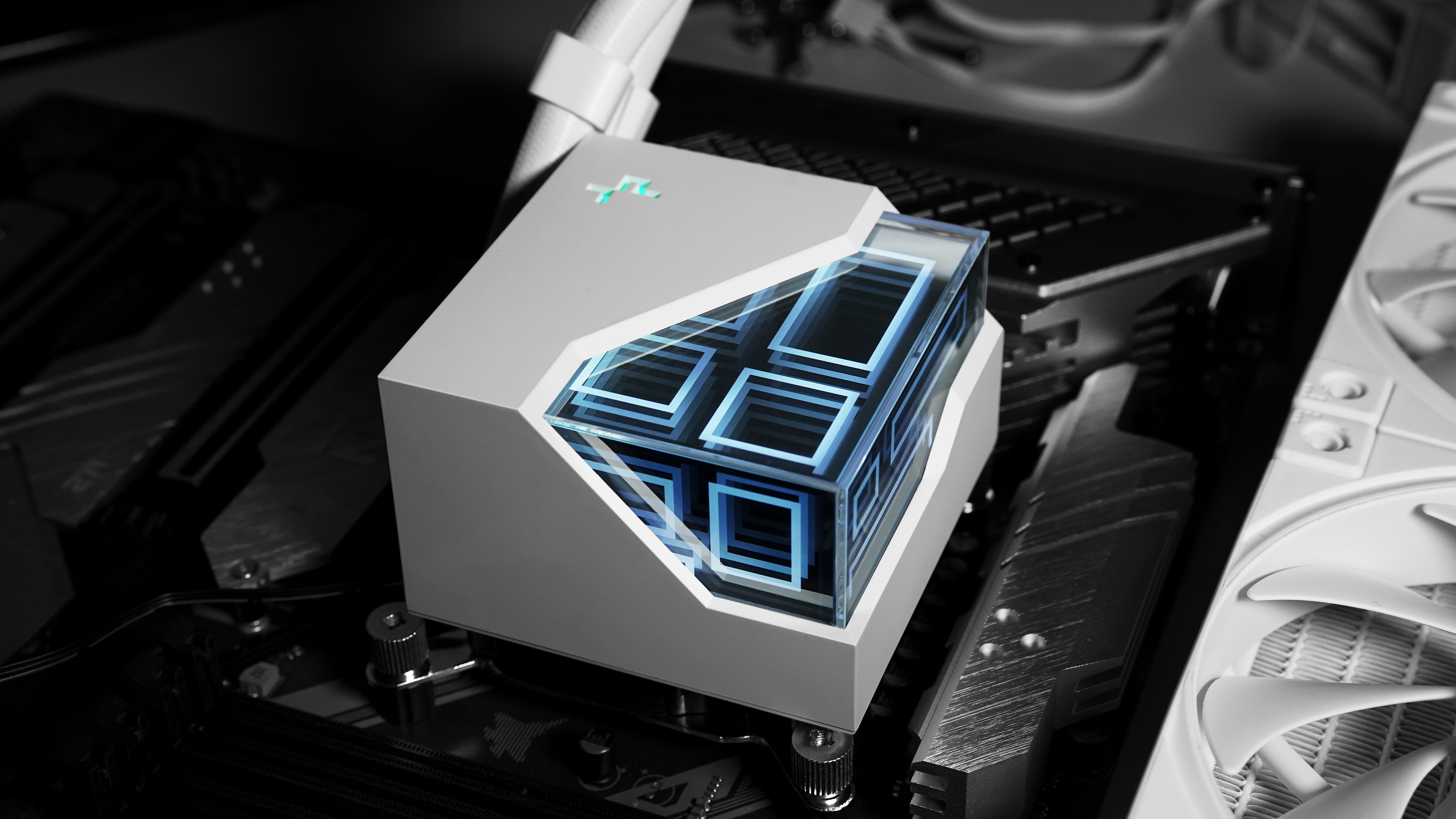 LT720 - A Gorgeous CPU Liquid Cooler