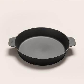 The STUR Cast-Iron Pan 32 cm