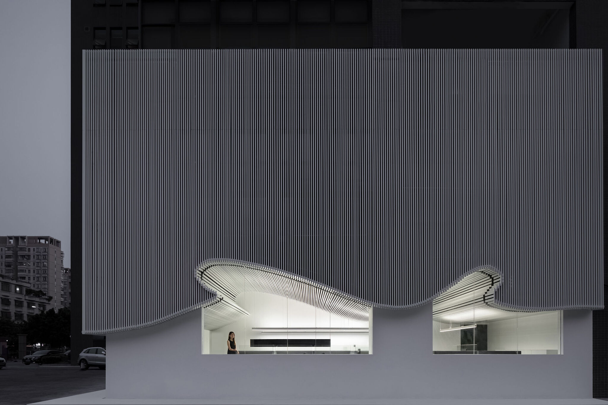 Runxuan Textile Office - A Curvilinear Building