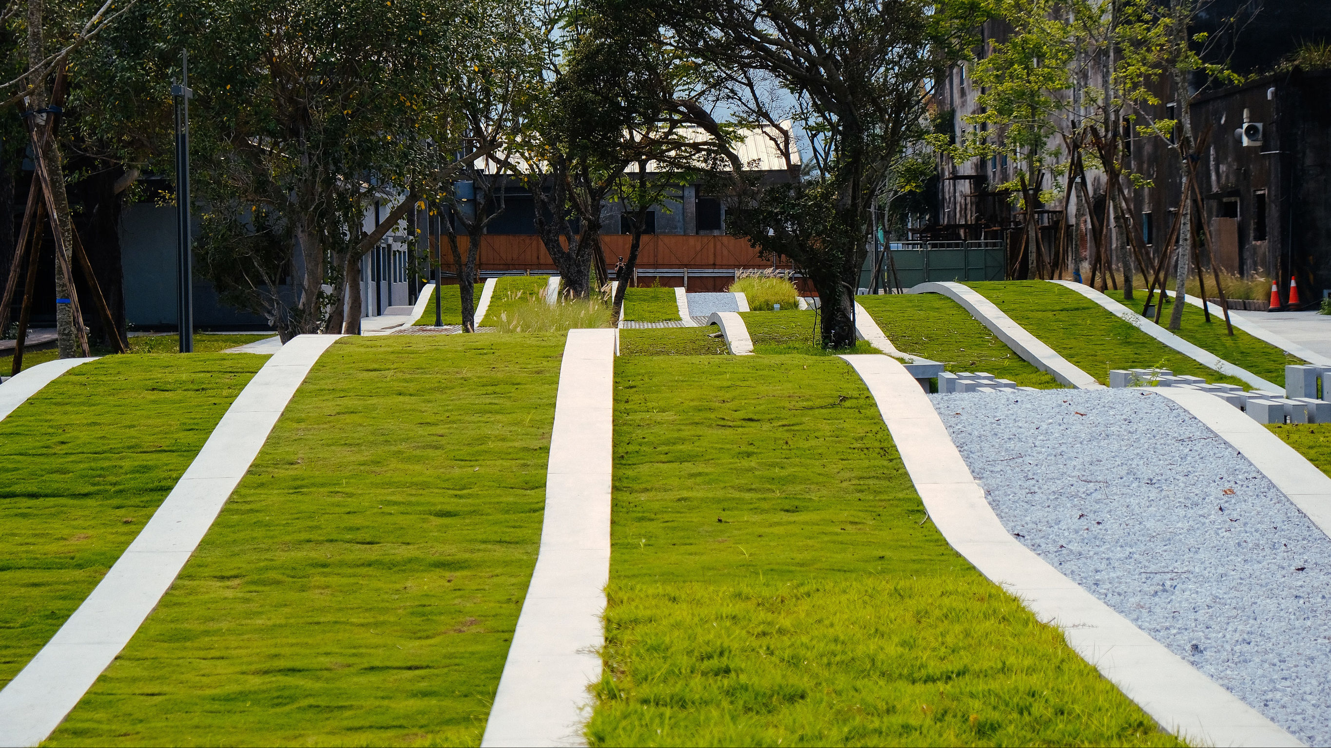 The Flowing Paperscapes for the War Memorial