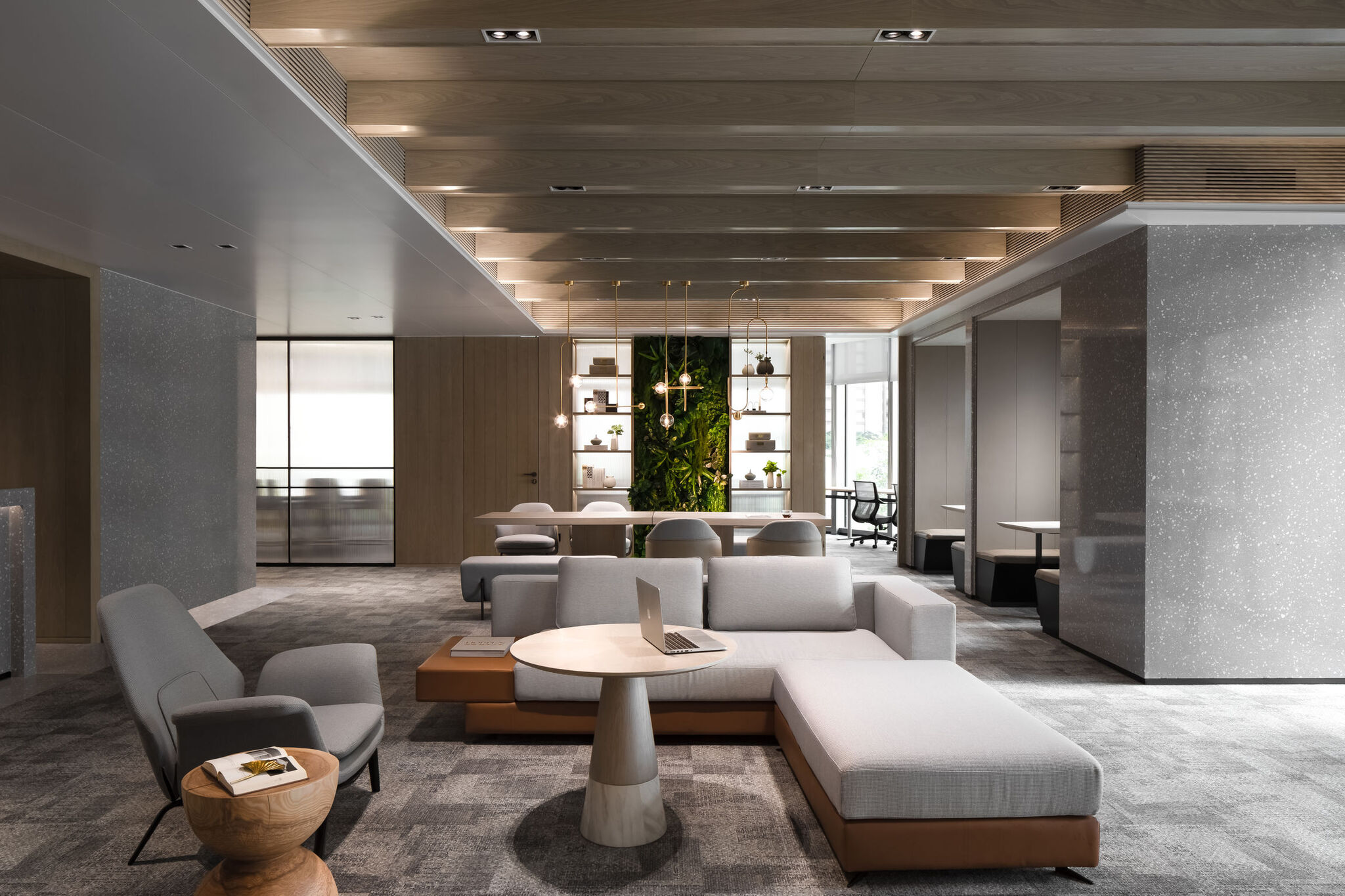 Qianhai Hongtu Business Sharing Center