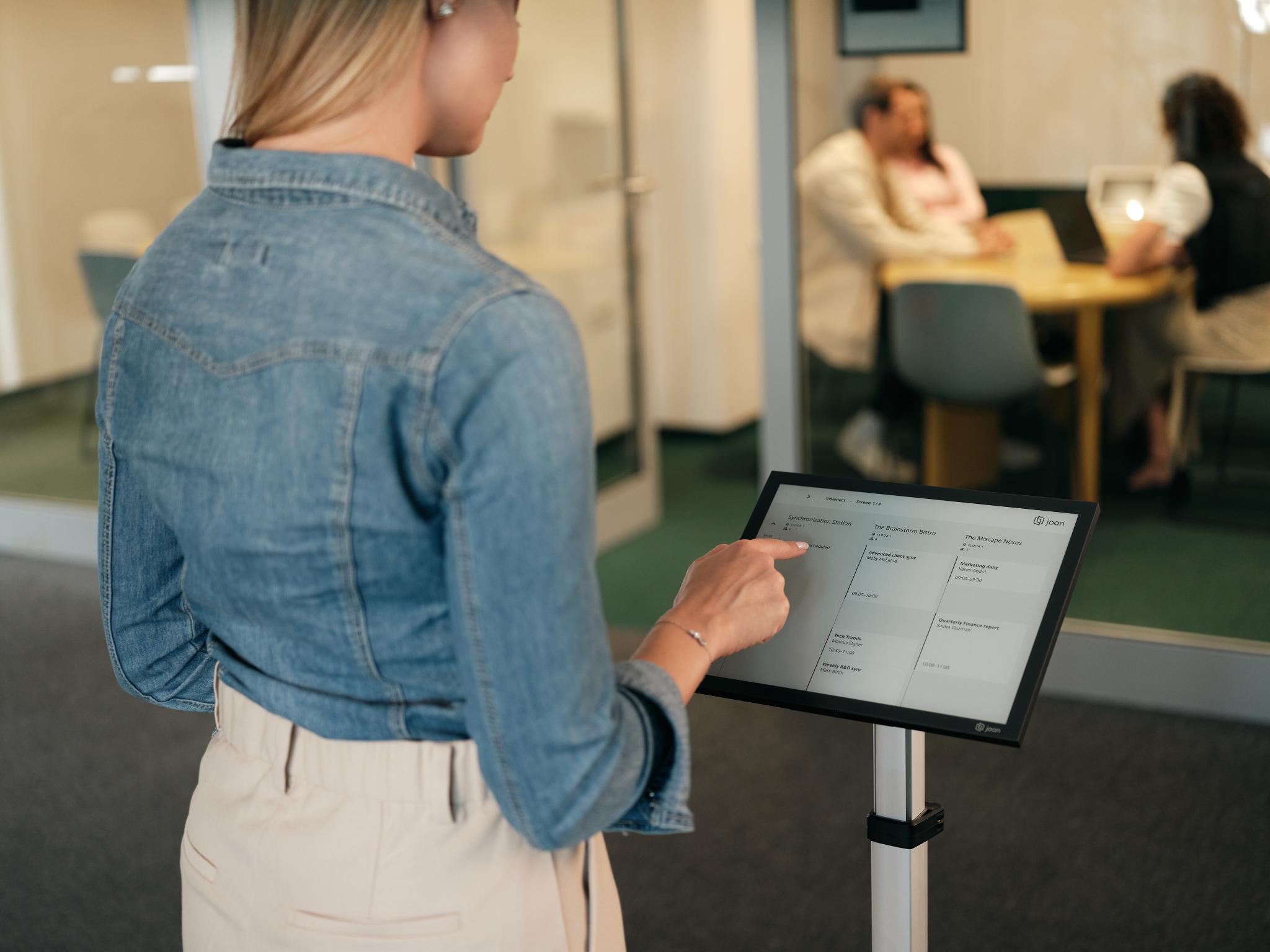 Joan 13 Pro – Wireless Multifunction Scheduler