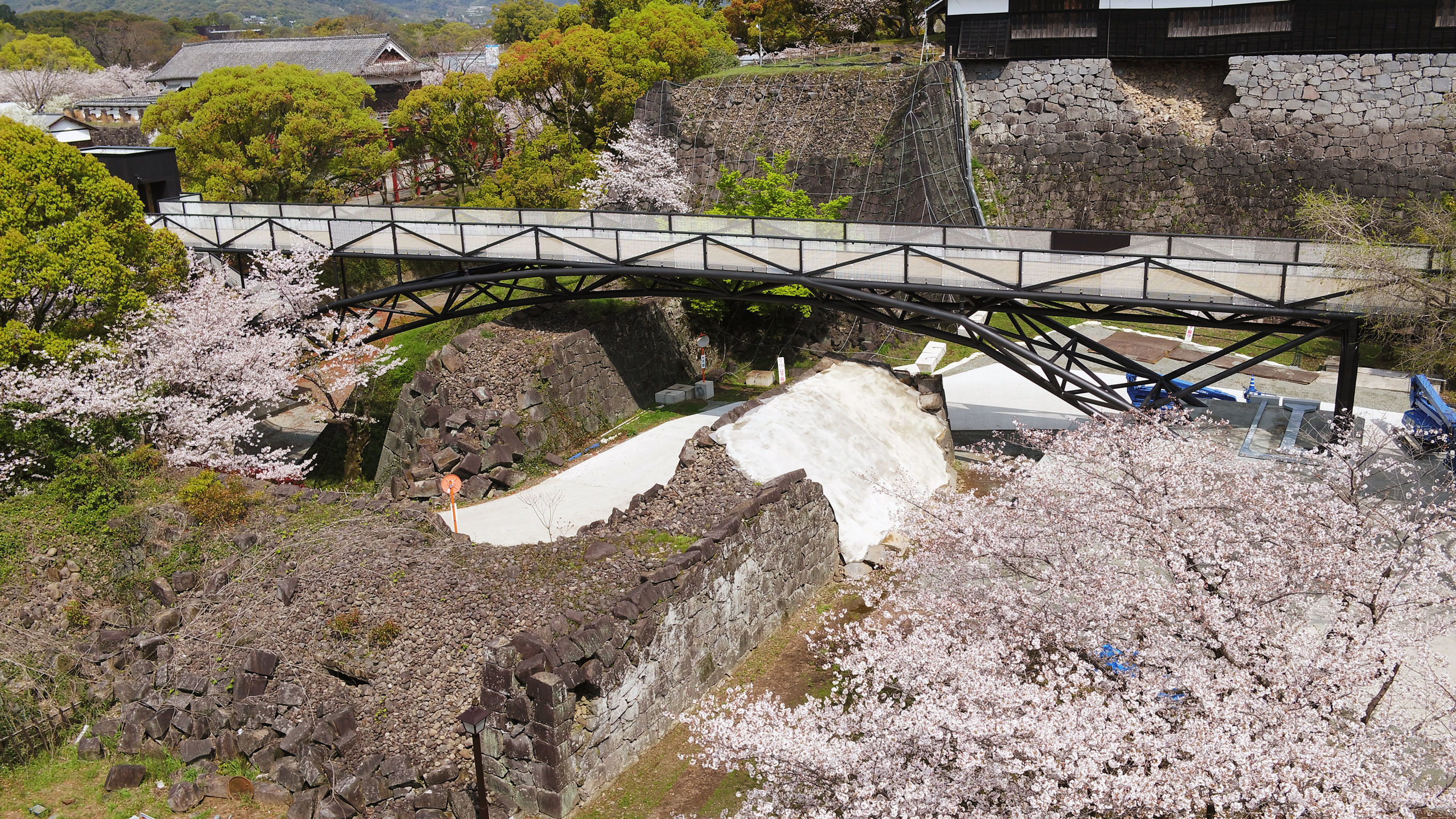 Kumamoto Castle Reconstruction Observation Path