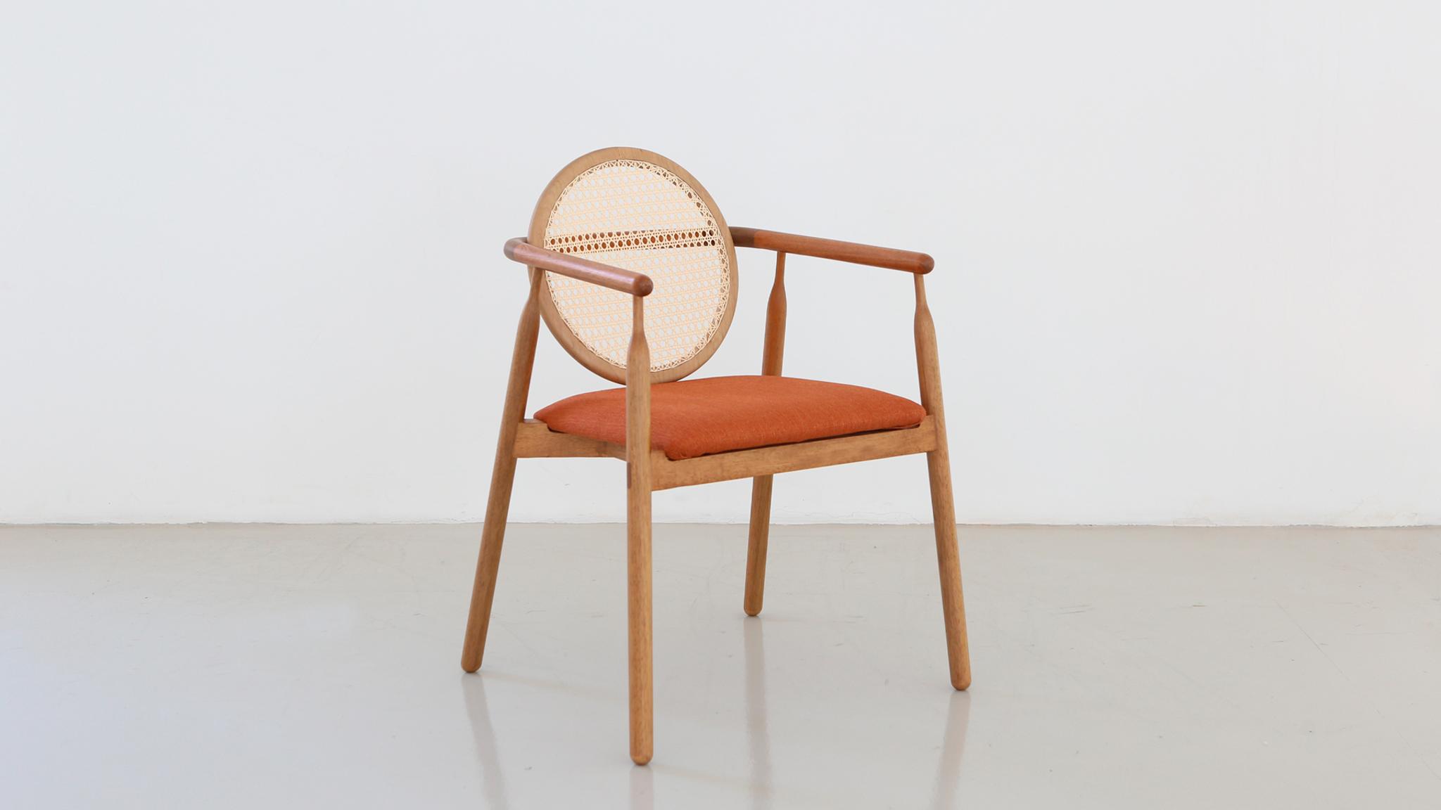 Gil.ó Chair