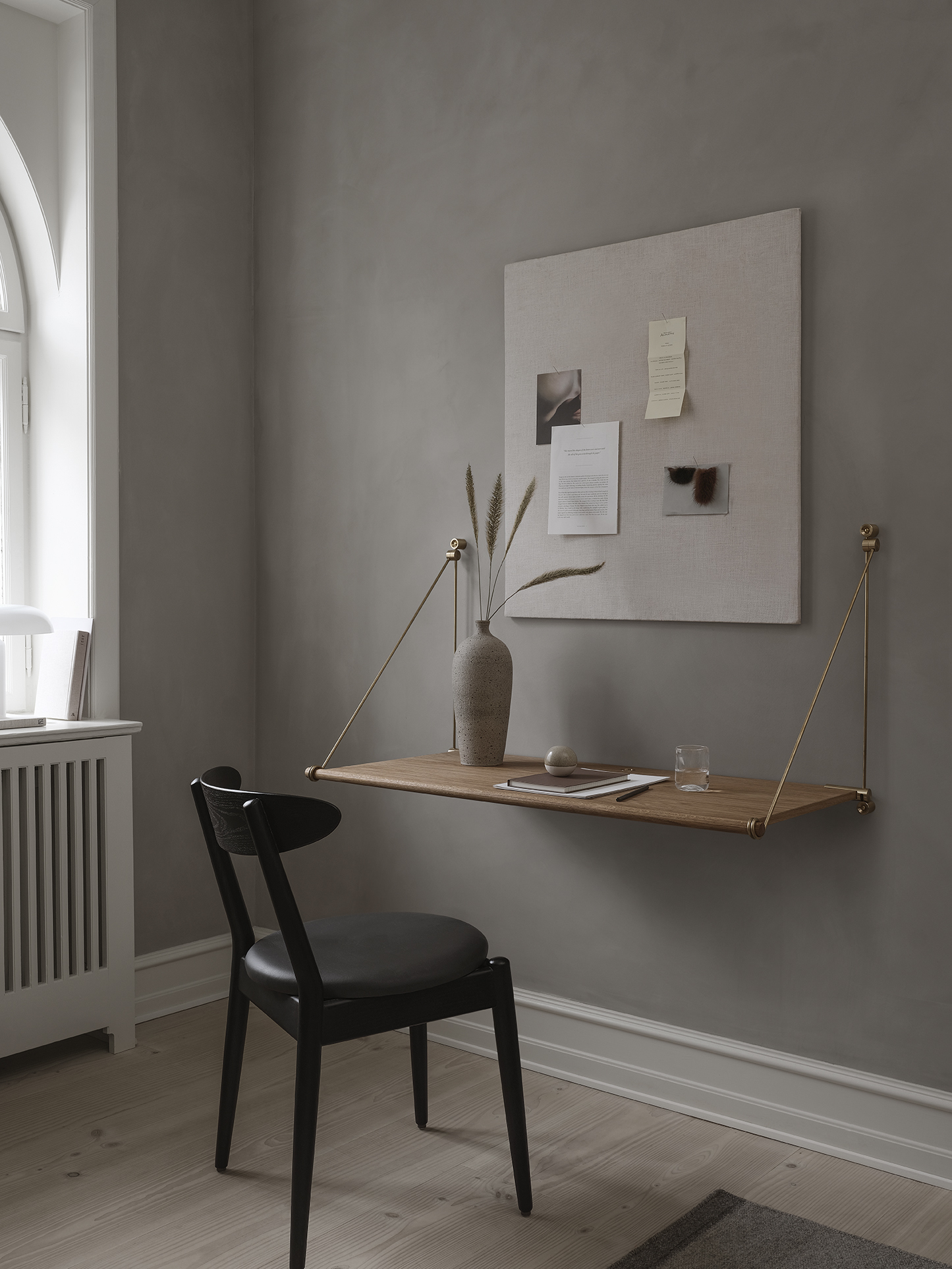 The Loop Desk - Sustainable, foldable & elegant design