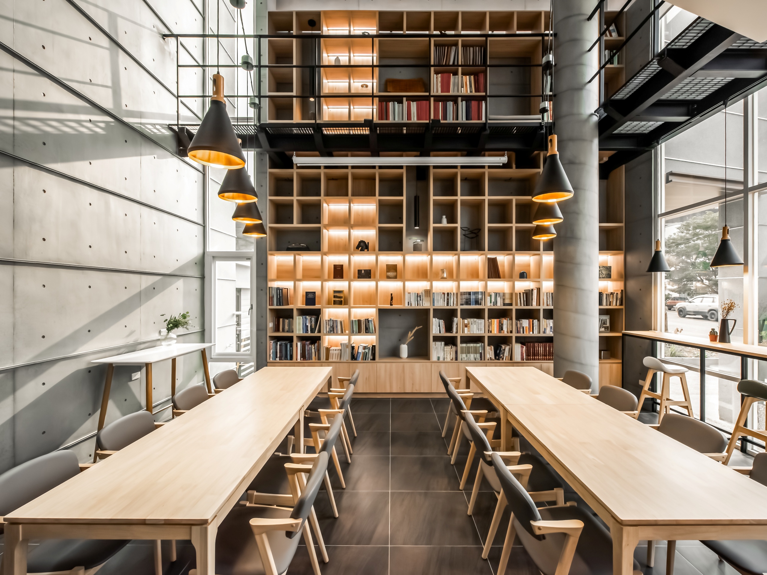 Forest Living, Cozy Reading