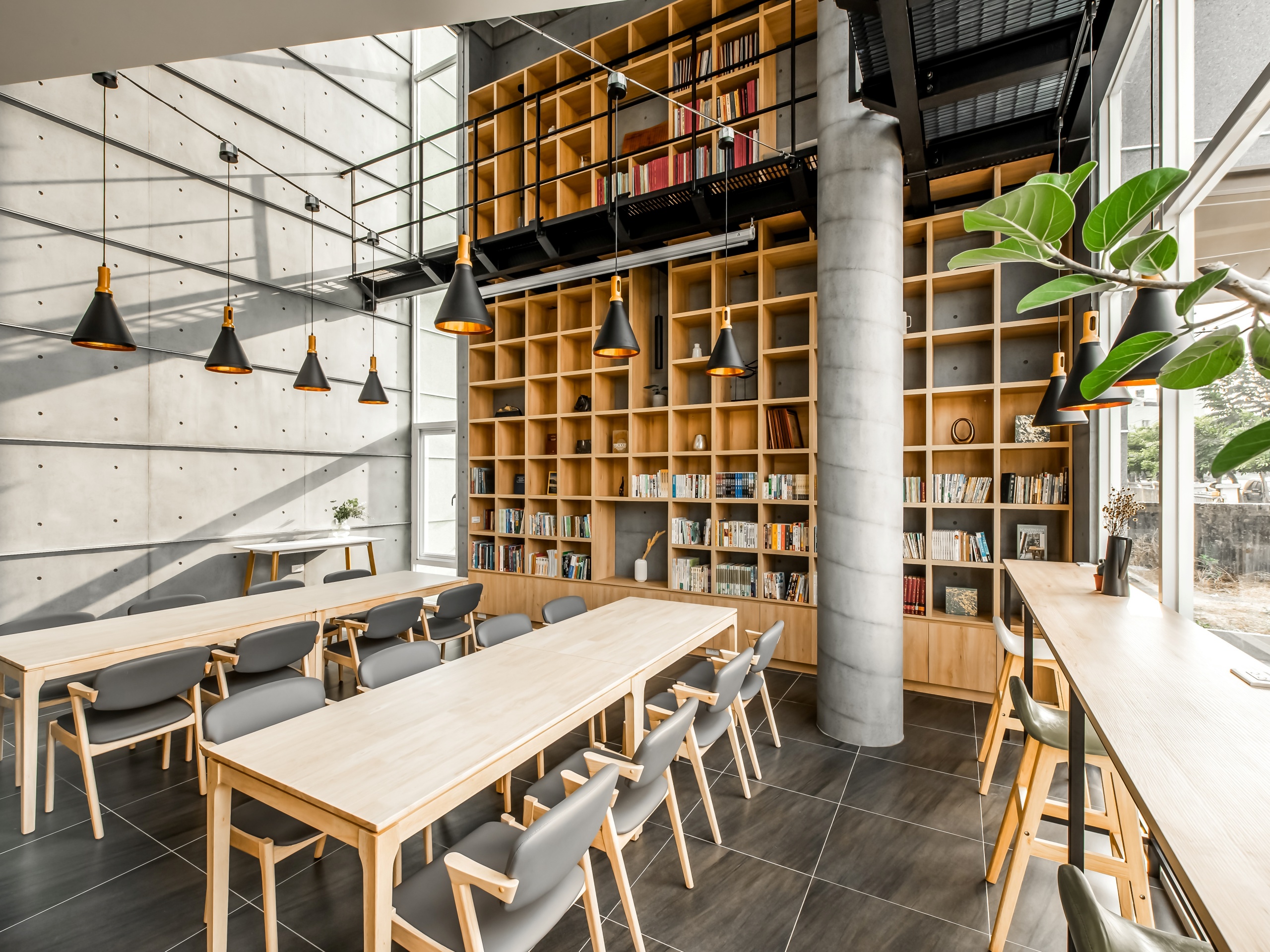 Forest Living, Cozy Reading